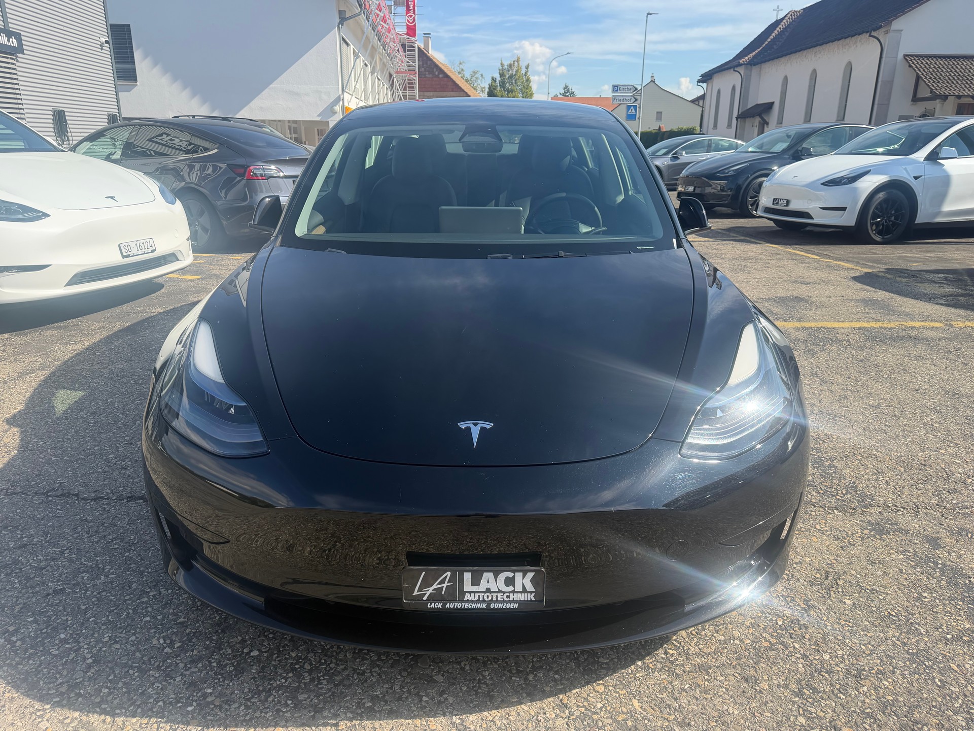 TESLA Model 3-image-2