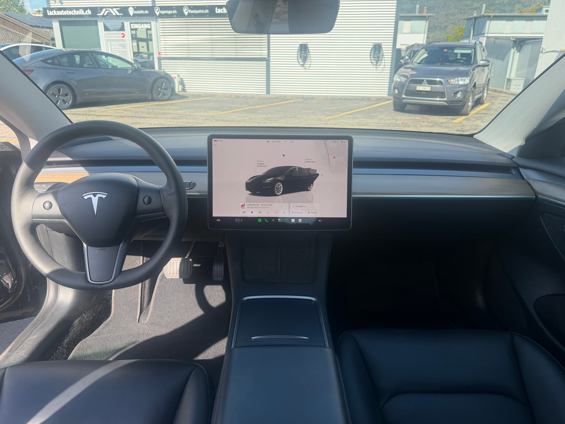 TESLA Model 3-image-12