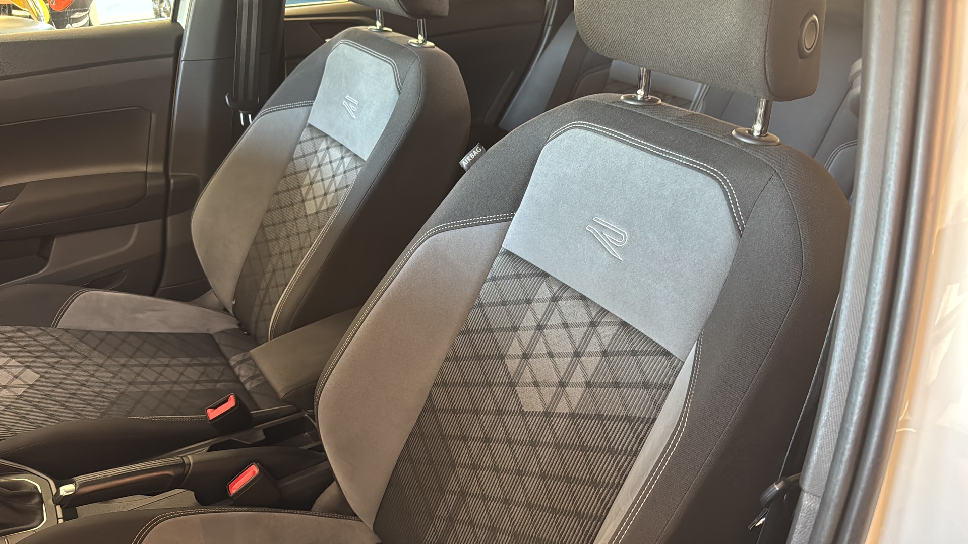 VW 1.0 TSI 110 R-Line DSG-image-4