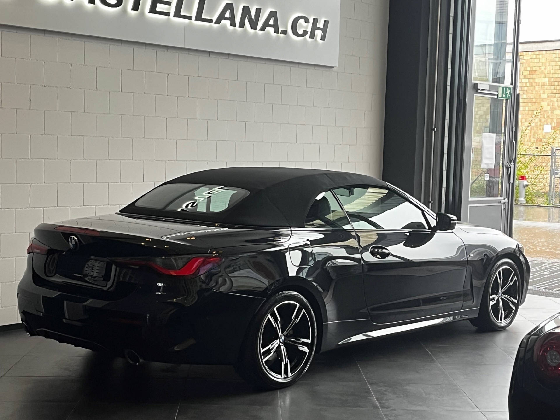 BMW 420i Cabrio M Sport-image-11