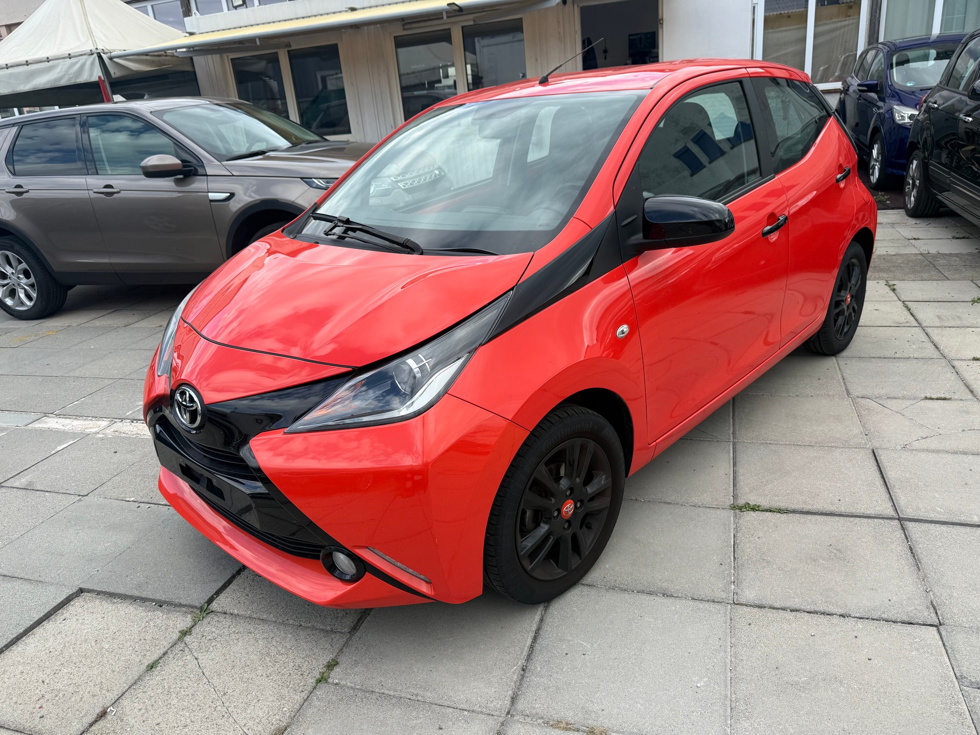 TOYOTA Aygo 1.2 VVT-i x-play-image-1