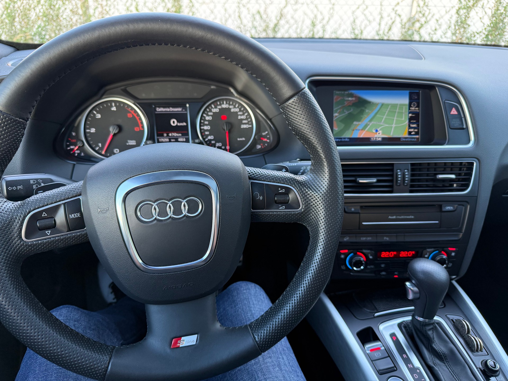 AUDI 3.0 V6 TDI quattro S-Tronic-image-4