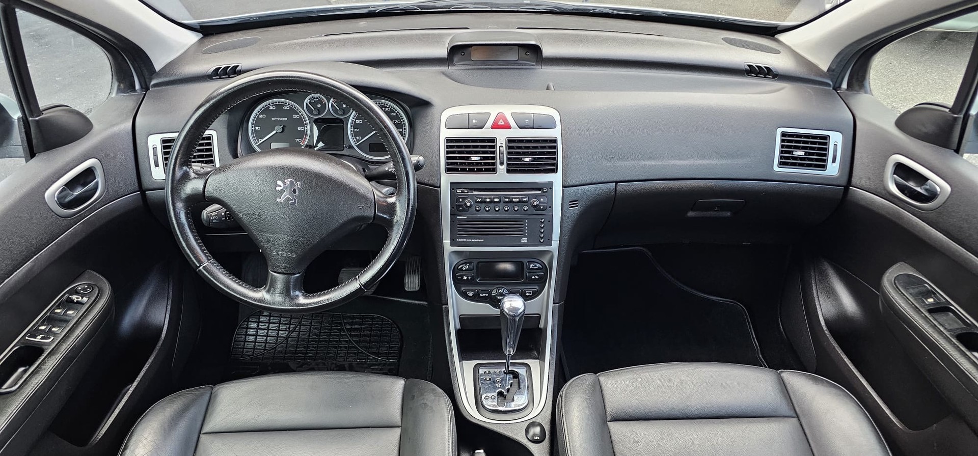 PEUGEOT 307 2.0 16V XS-image-11