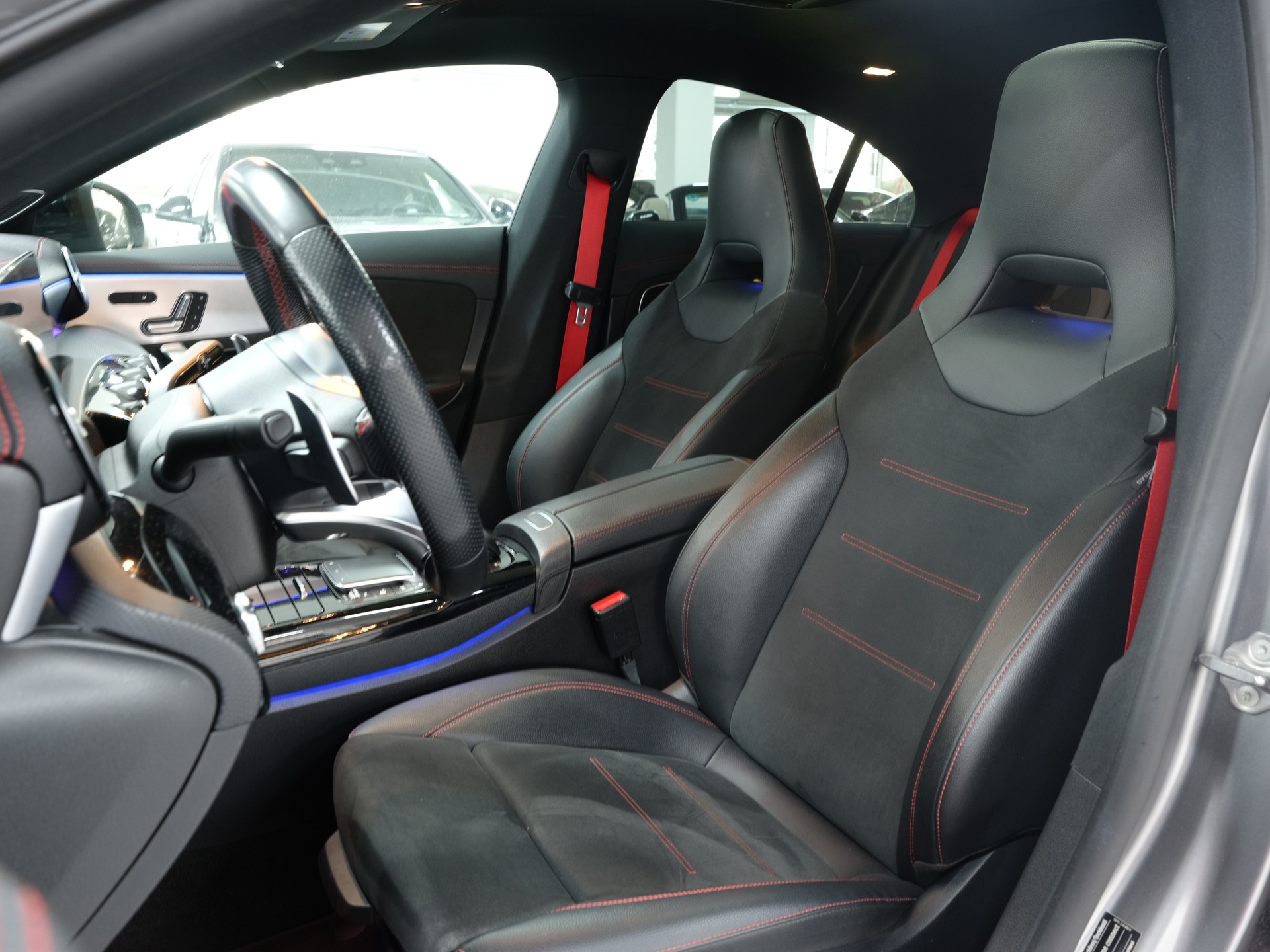 MERCEDES-BENZ CLA 35 AMG 4Matic 7G-DCT *Burmester* *AMG Performance* *Panorama*-image-22