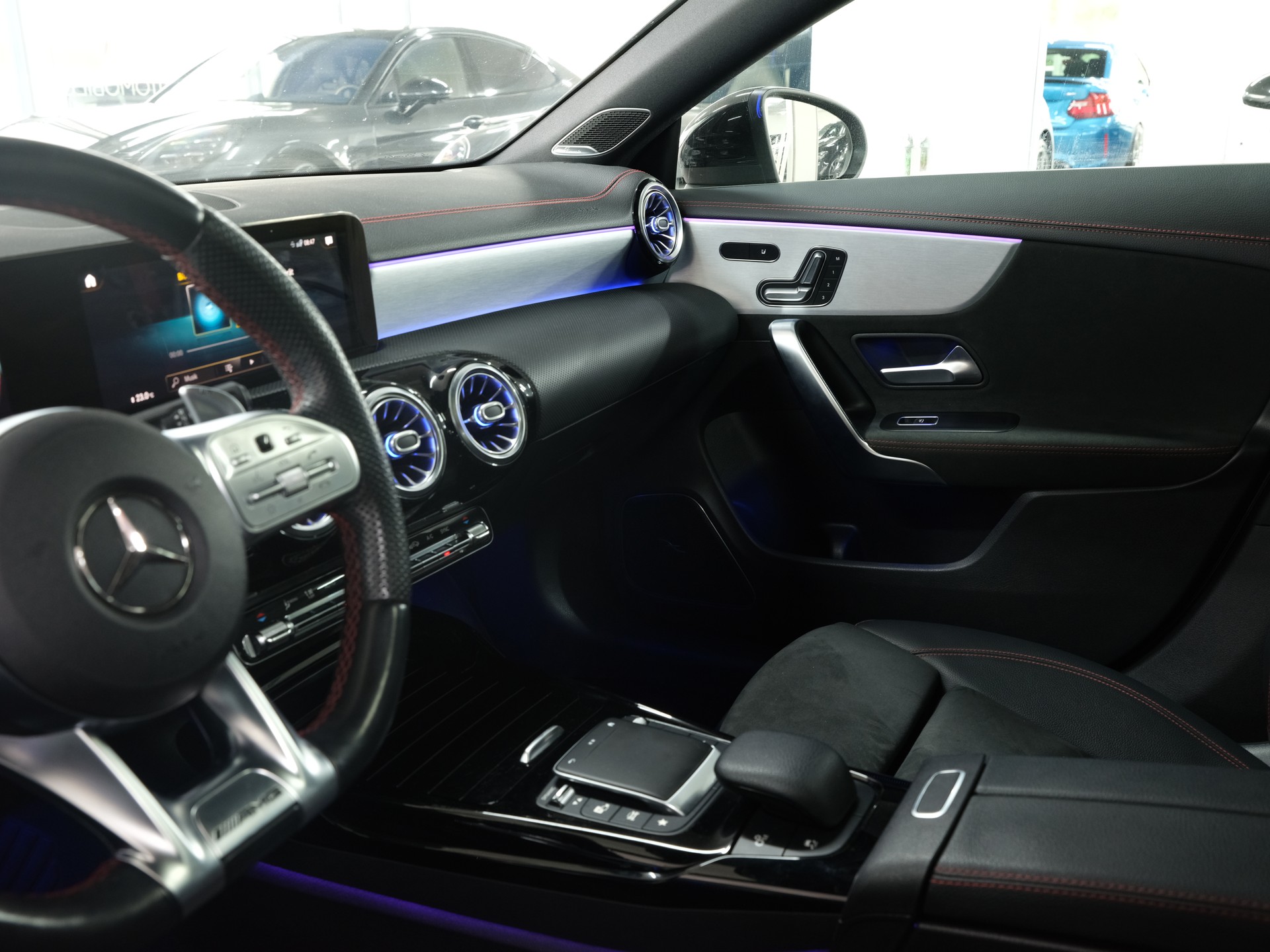 MERCEDES-BENZ CLA 35 AMG 4Matic 7G-DCT *Burmester* *AMG Performance* *Panorama*-image-23