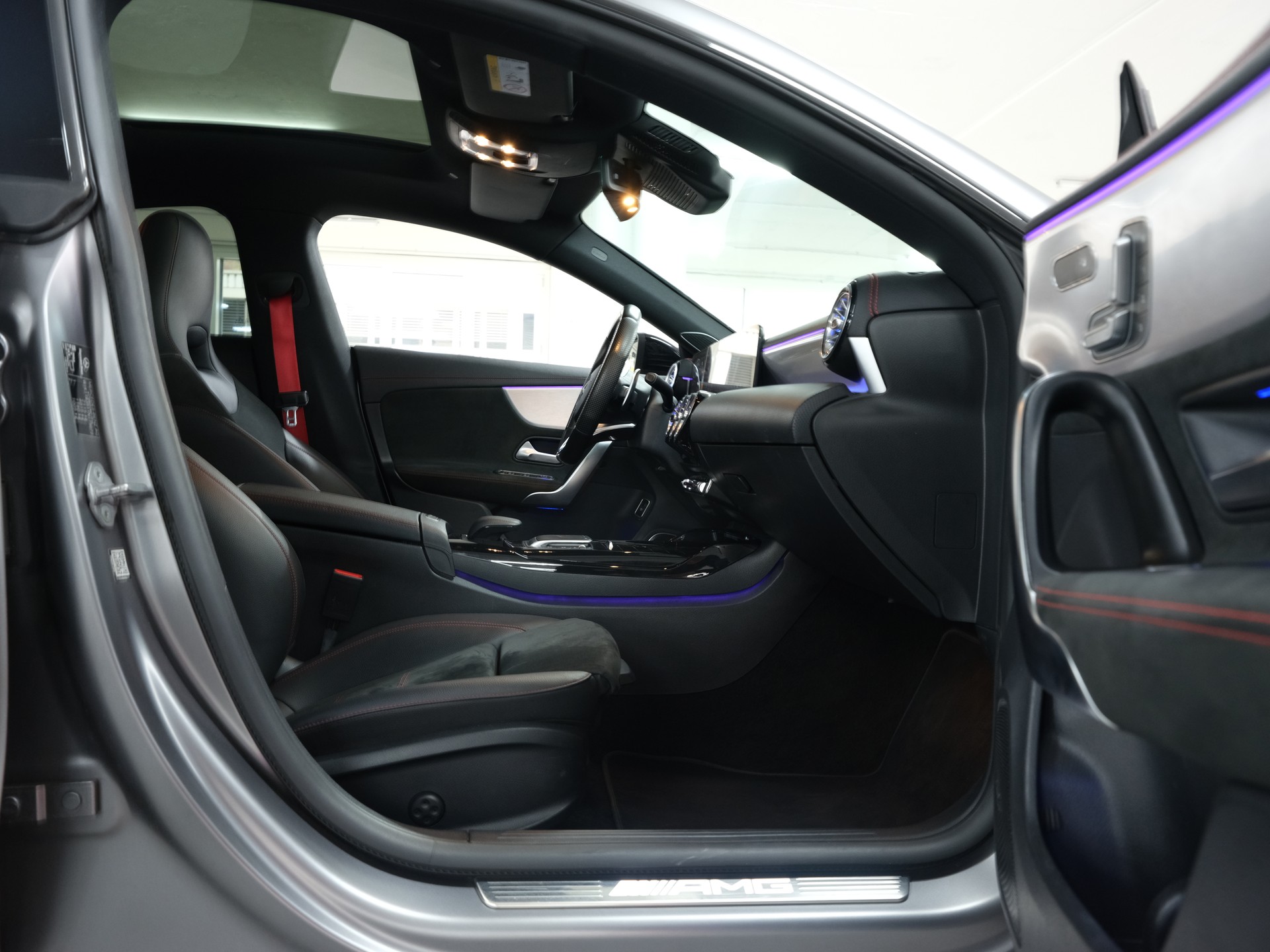 MERCEDES-BENZ CLA 35 AMG 4Matic 7G-DCT *Burmester* *AMG Performance* *Panorama*-image-29