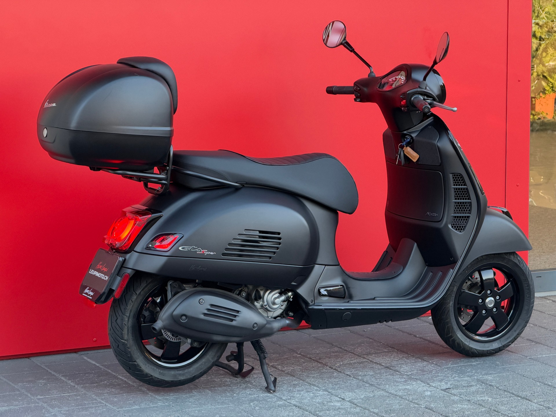 PIAGGIO Vespa GTS 300 HPE Super Notte ABS/ASR-image-11