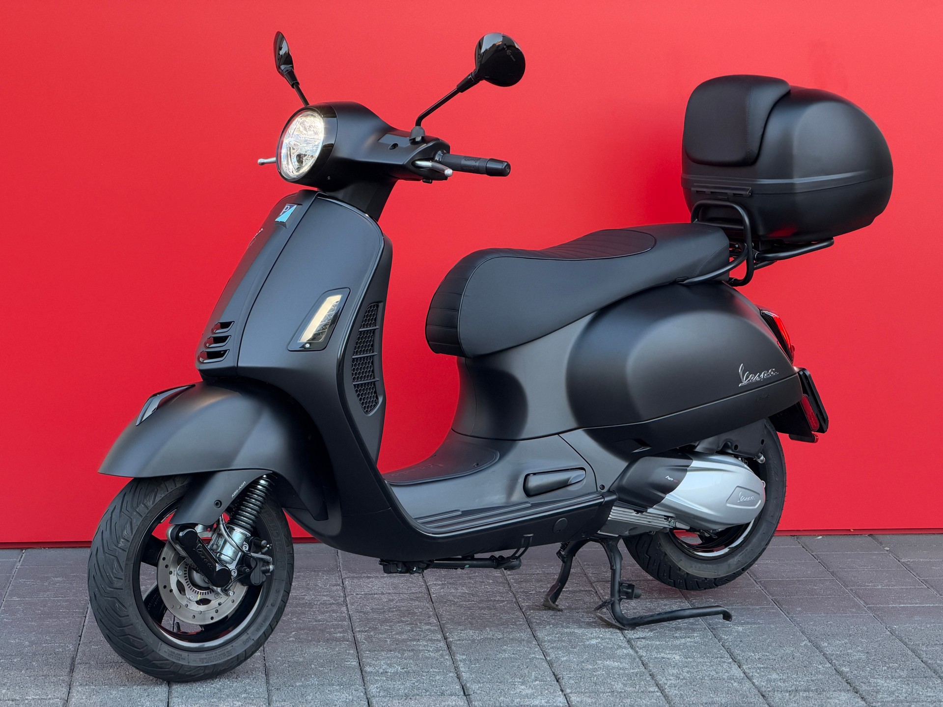 PIAGGIO Vespa GTS 300 HPE Super Notte ABS/ASR-showroom-element-2