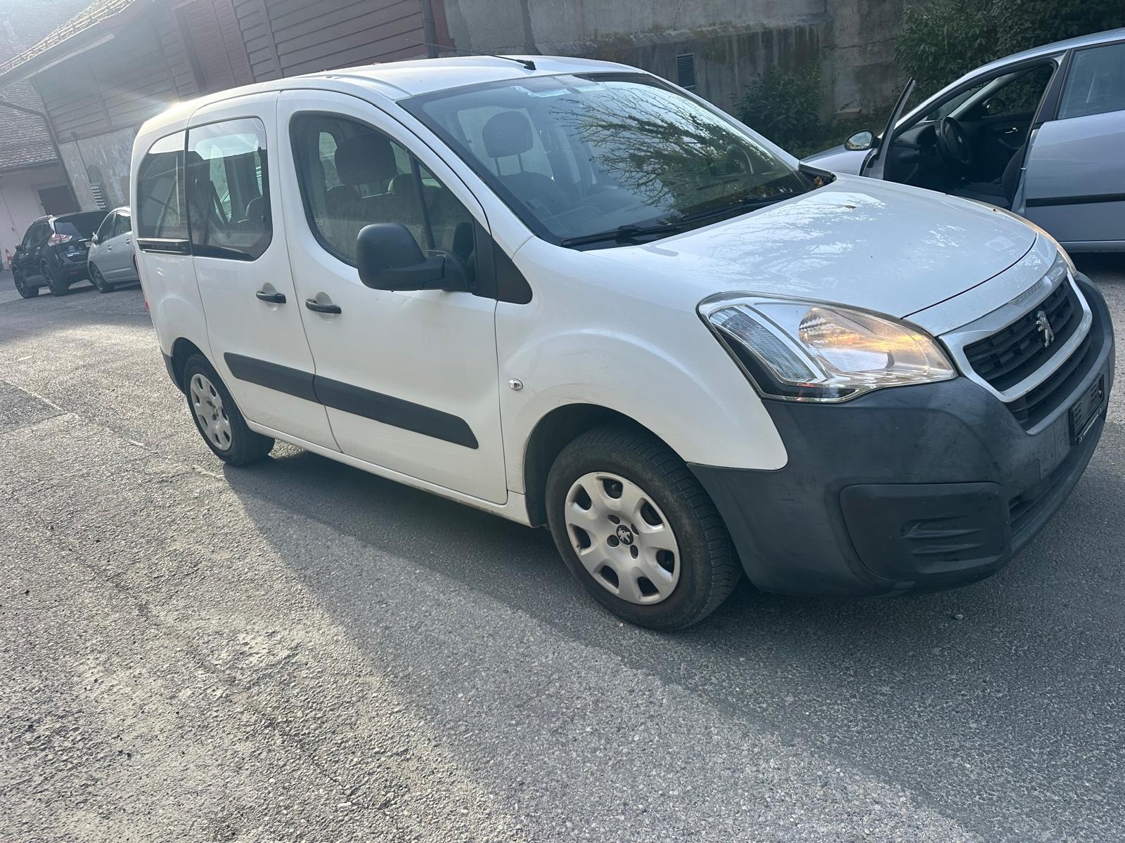 PEUGEOT Partner 1.6 VTi Active-image-0