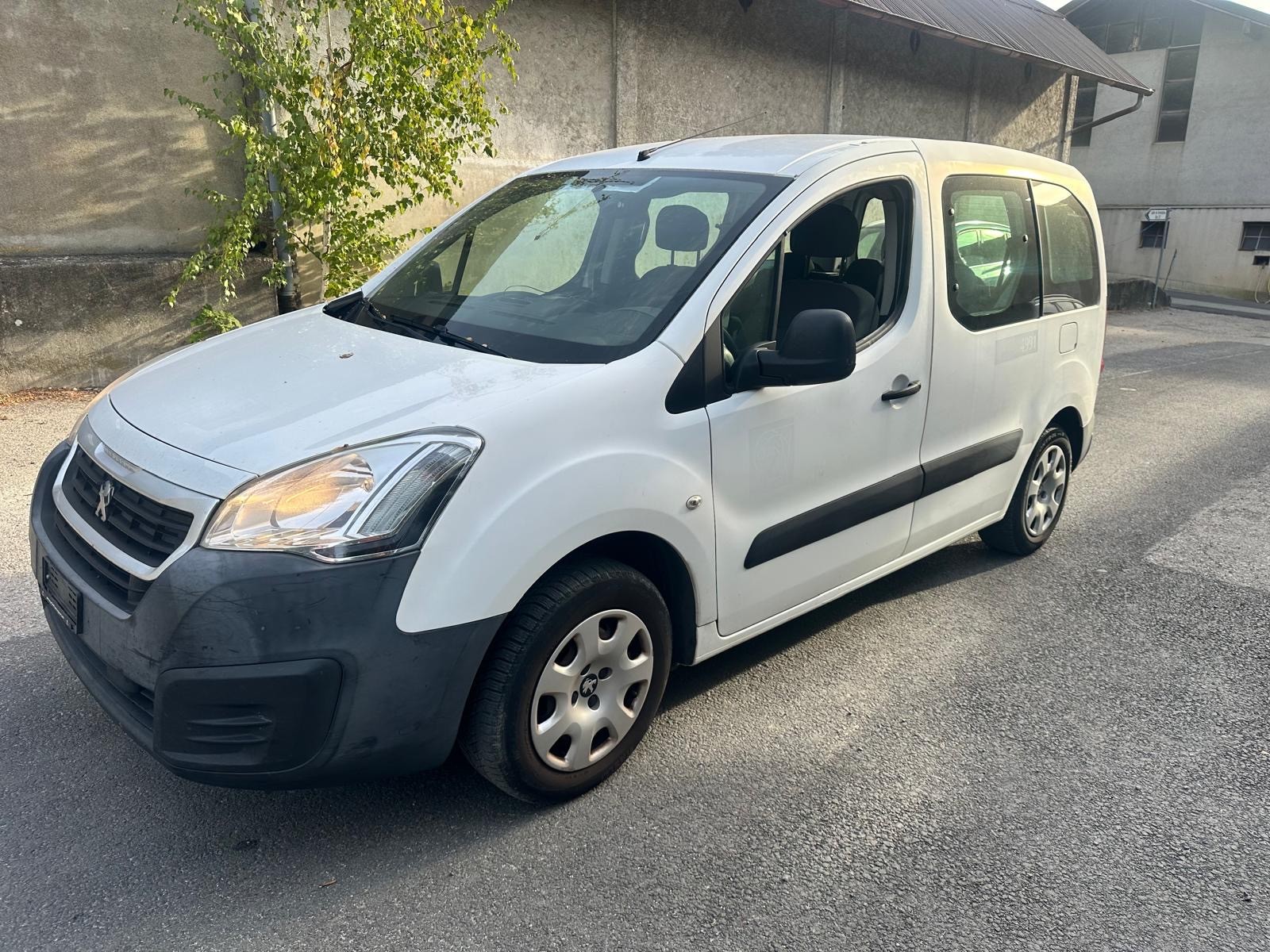 PEUGEOT Partner 1.6 VTi Active-image-1