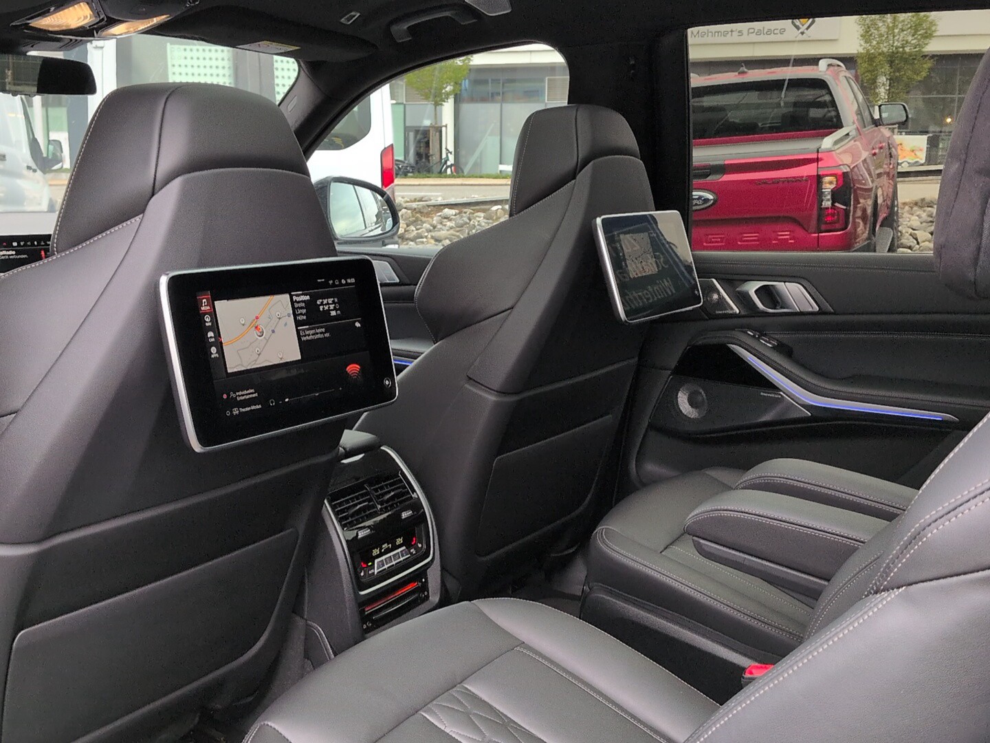 BMW X7 G07 M50i-image-12