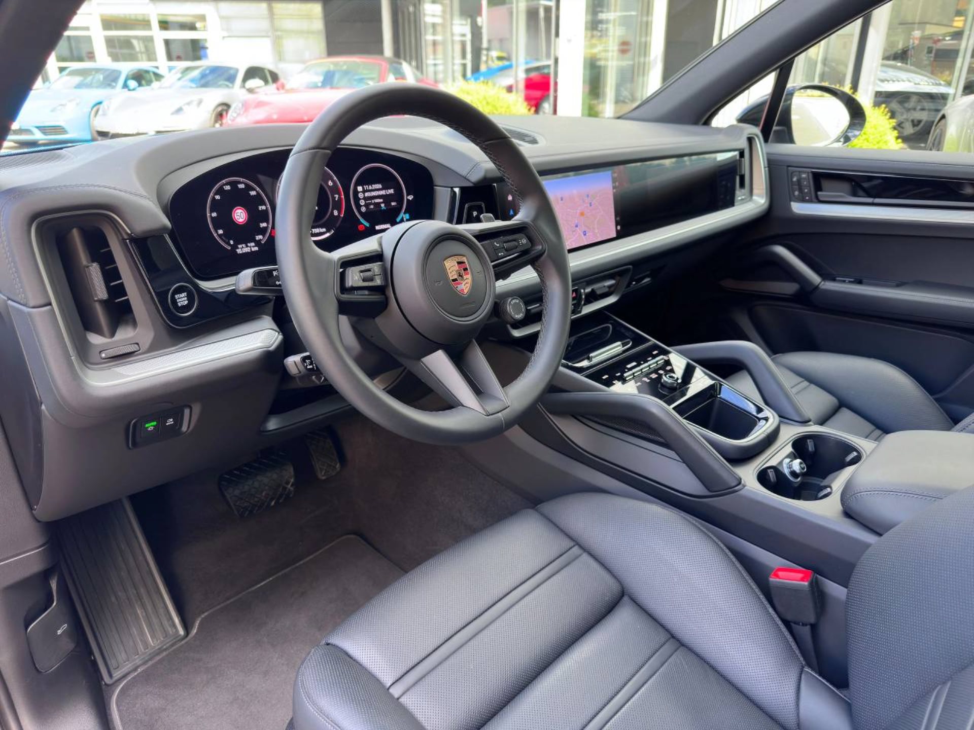 PORSCHE Cayenne-image-3