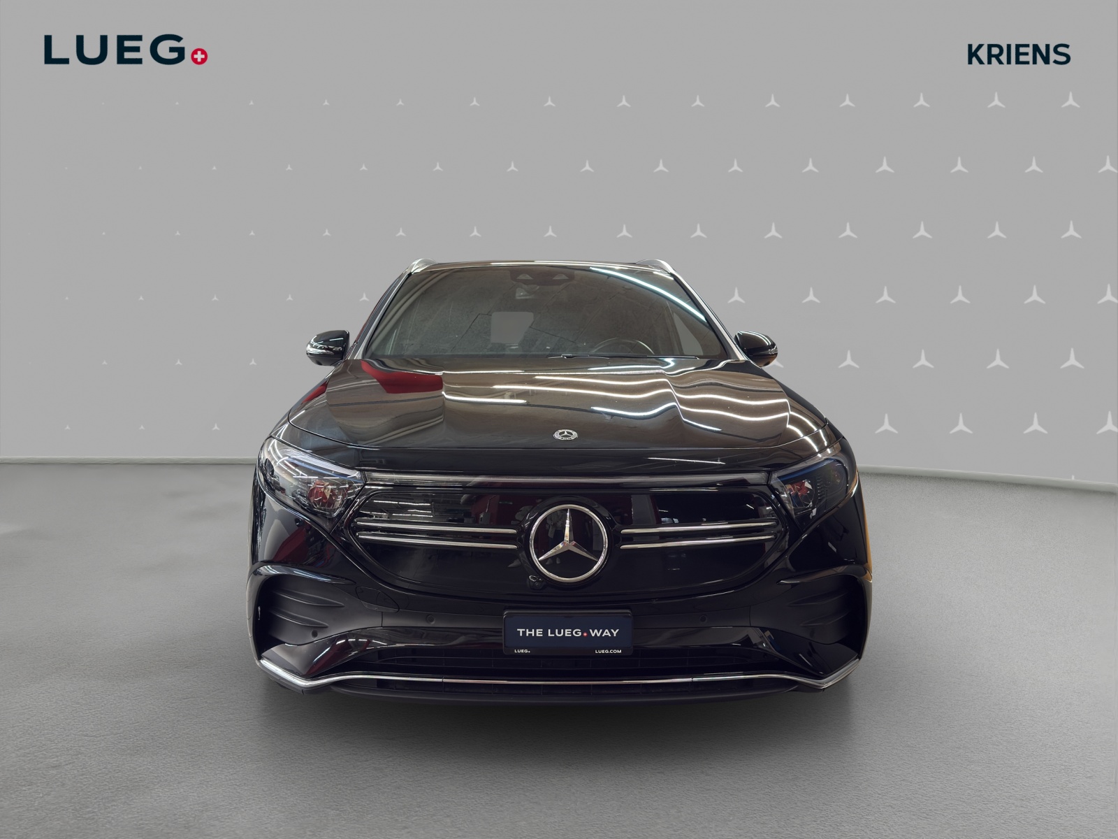 MERCEDES-BENZ EQA 300 4M - AMG / DISTRONIC / 360 Grad Kamera / Panorama-Dach-image-5