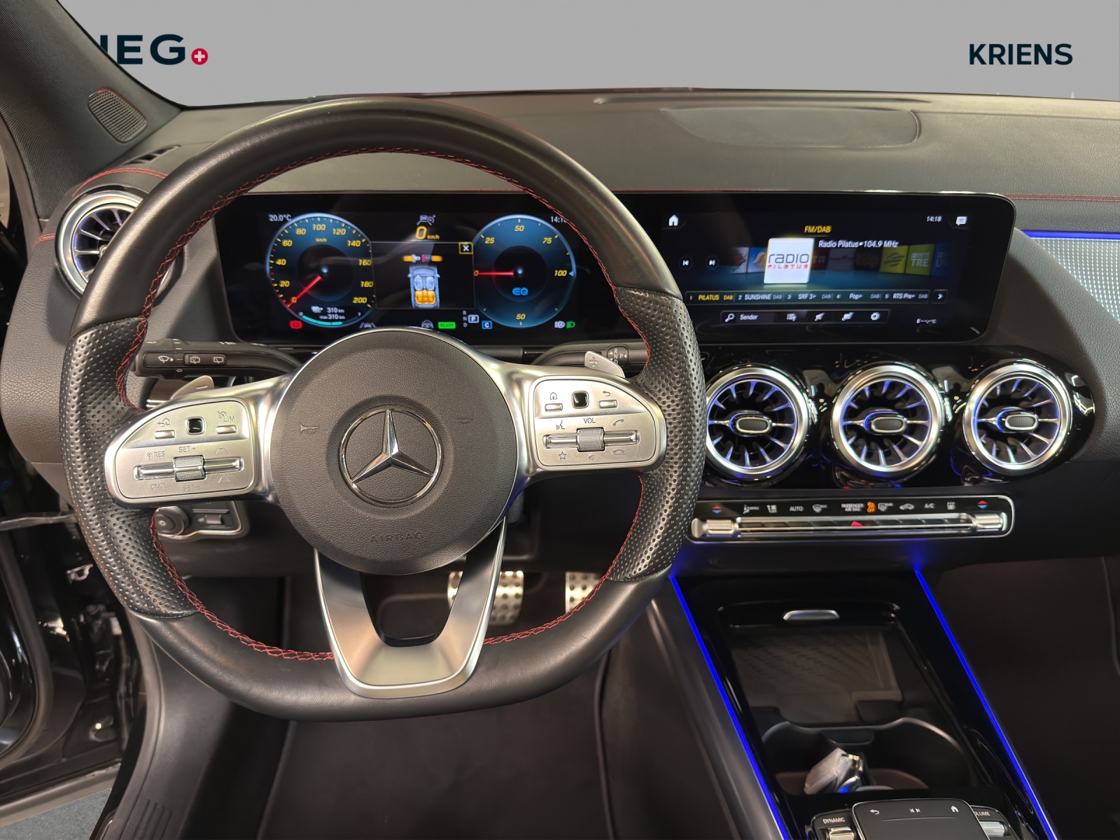 MERCEDES-BENZ EQA 300 4M - AMG / DISTRONIC / 360 Grad Kamera / Panorama-Dach-image-10