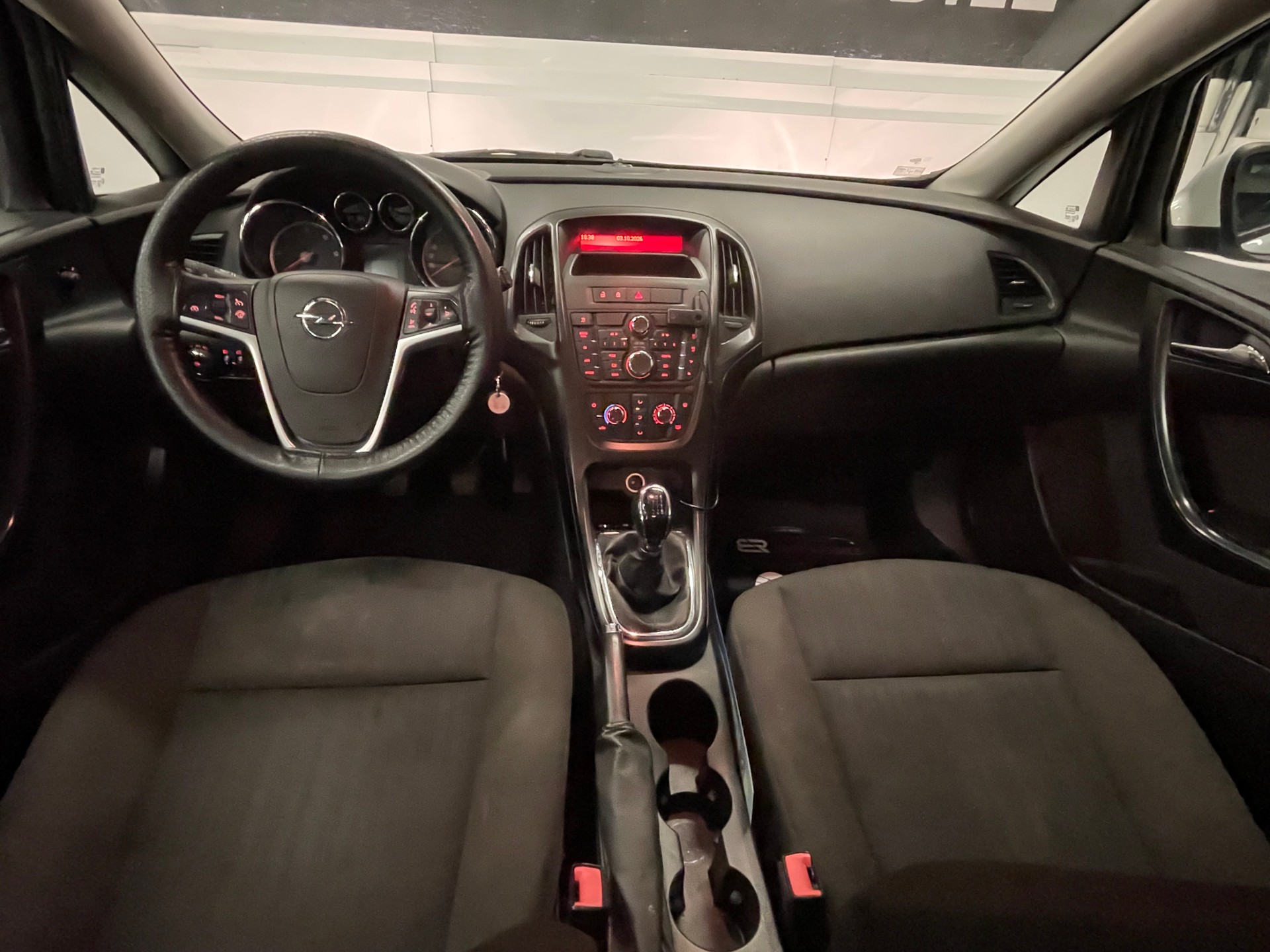 OPEL Astra SportsTourer 1.7 CDTi-image-8