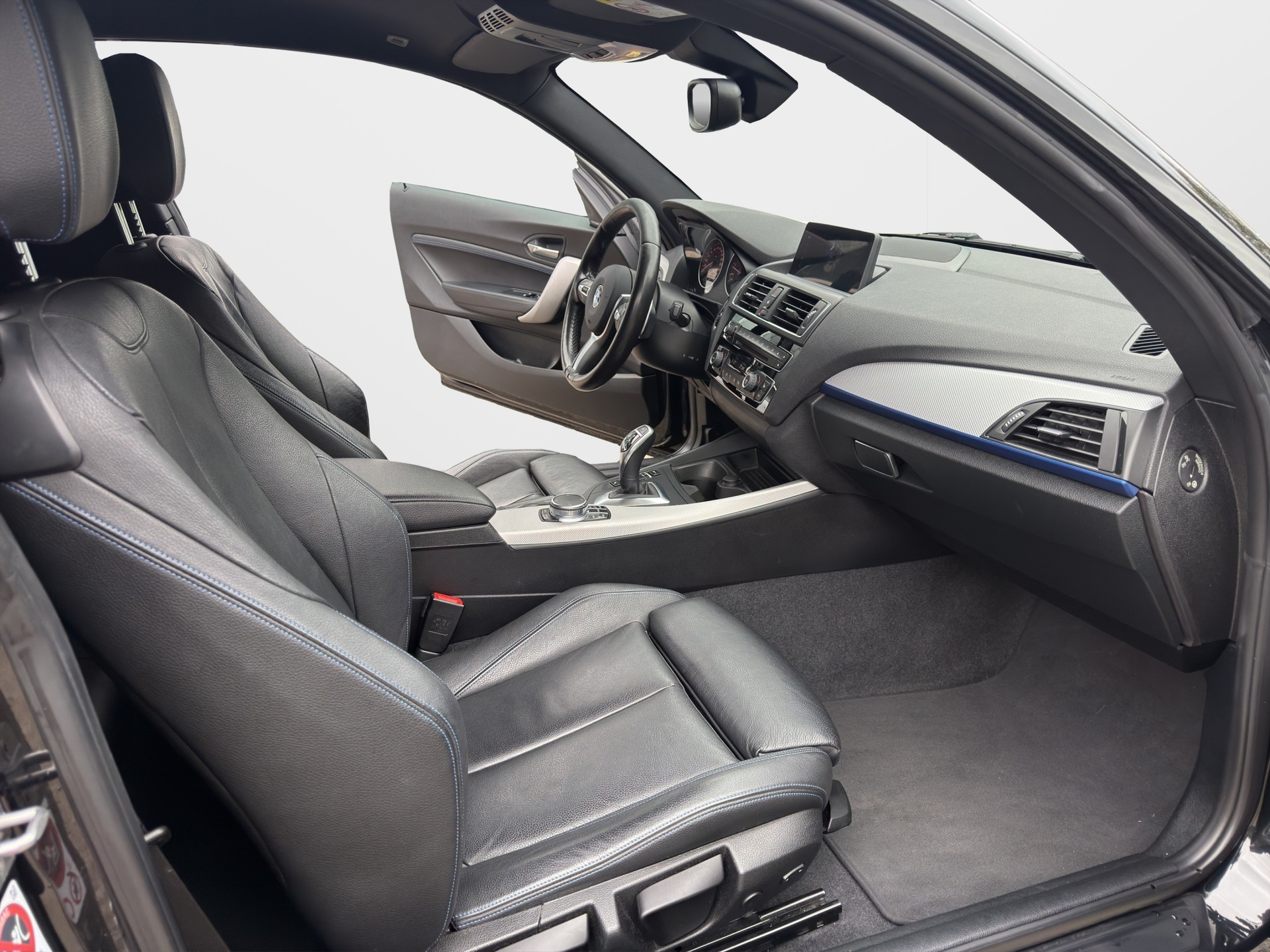 BMW M240i xDrive Steptronic-image-11
