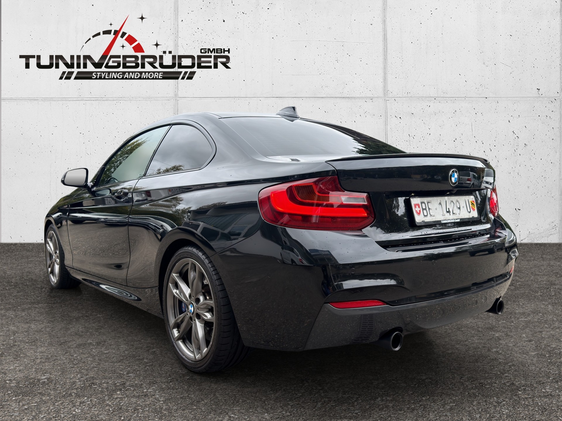 BMW M240i xDrive Steptronic-image-4