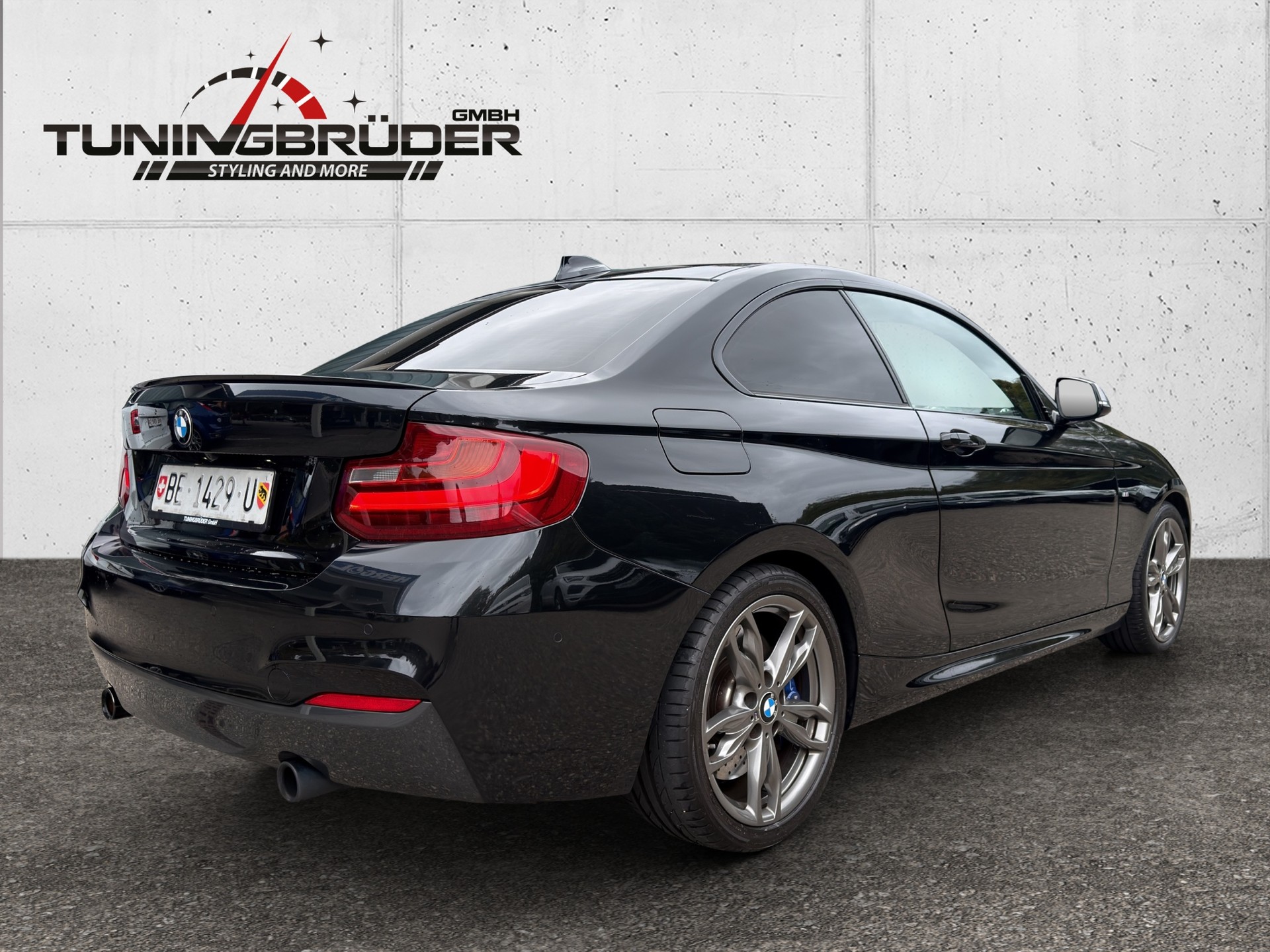 BMW M240i xDrive Steptronic-image-3