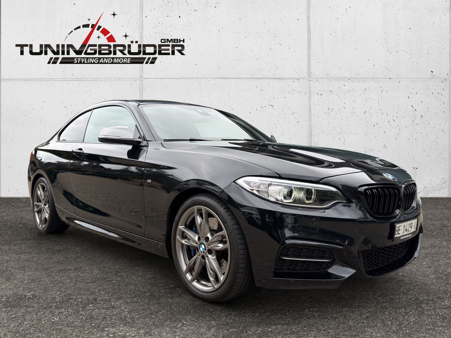 BMW M240i xDrive Steptronic-image-0