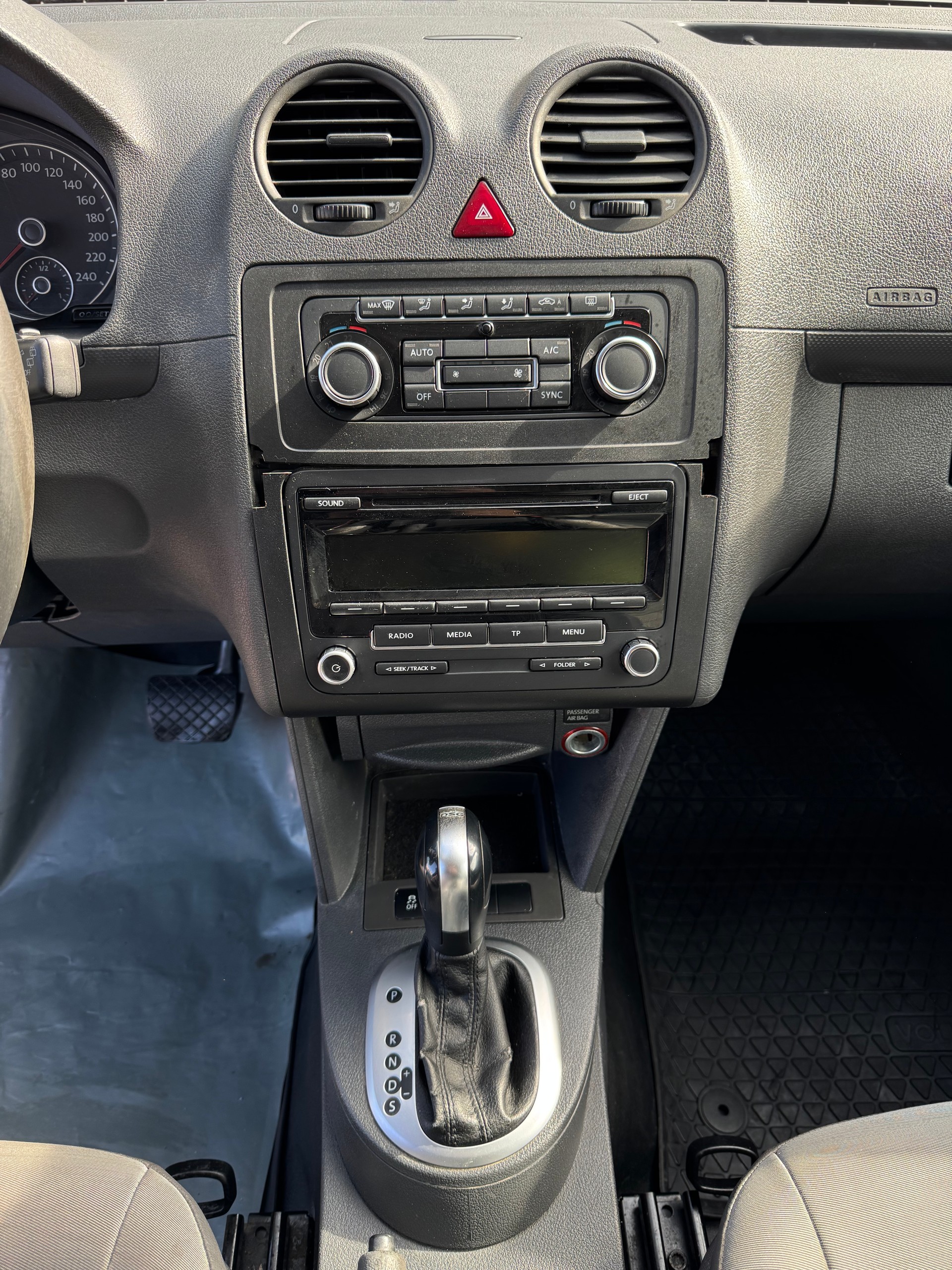 VW Caddy 2.0TDI 4Motion DSG-image-10