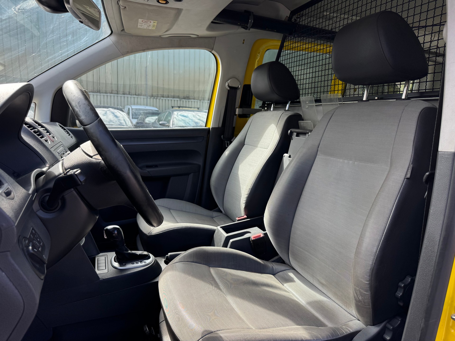 VW Caddy 2.0TDI 4Motion DSG-image-8