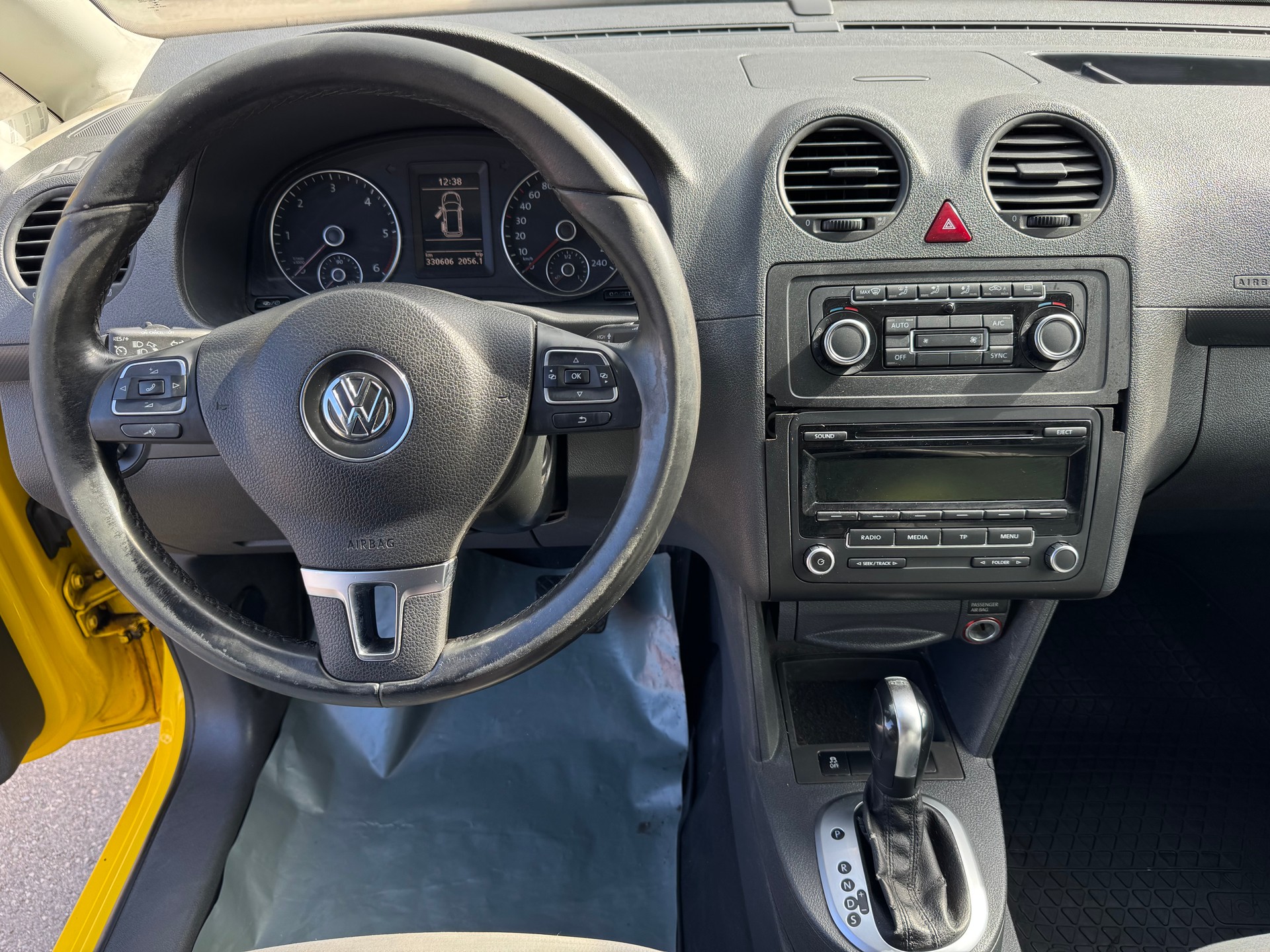 VW Caddy 2.0TDI 4Motion DSG-image-9