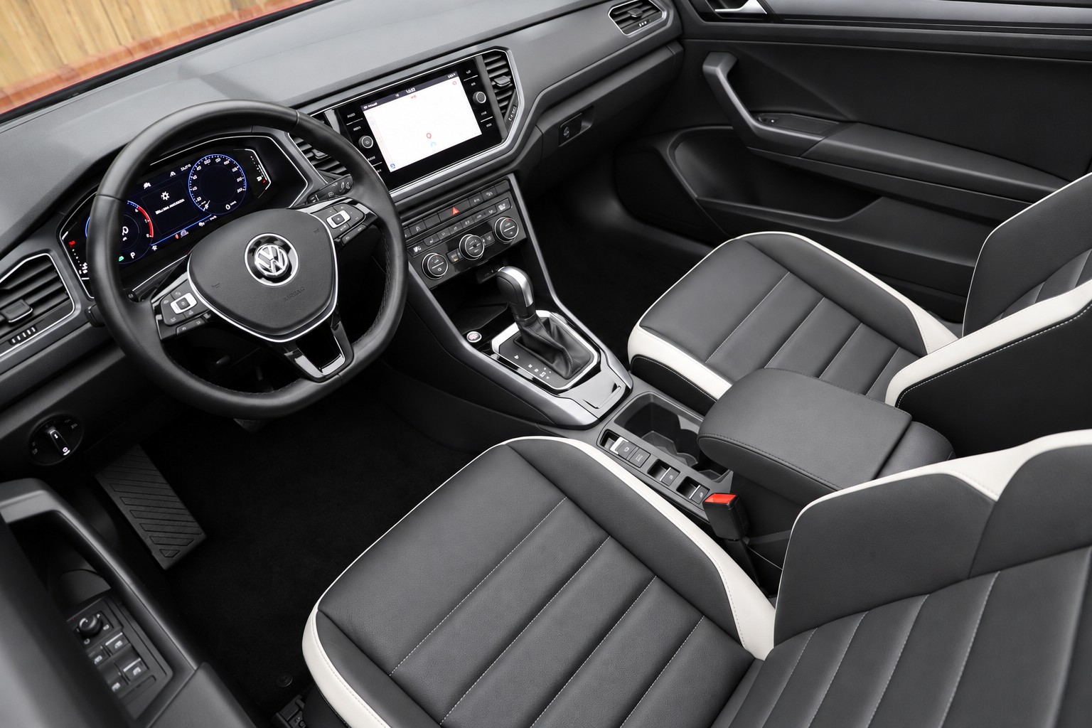 VW T-Roc Cabriolet 1.5 TSI EVO Advance DSG-image-6