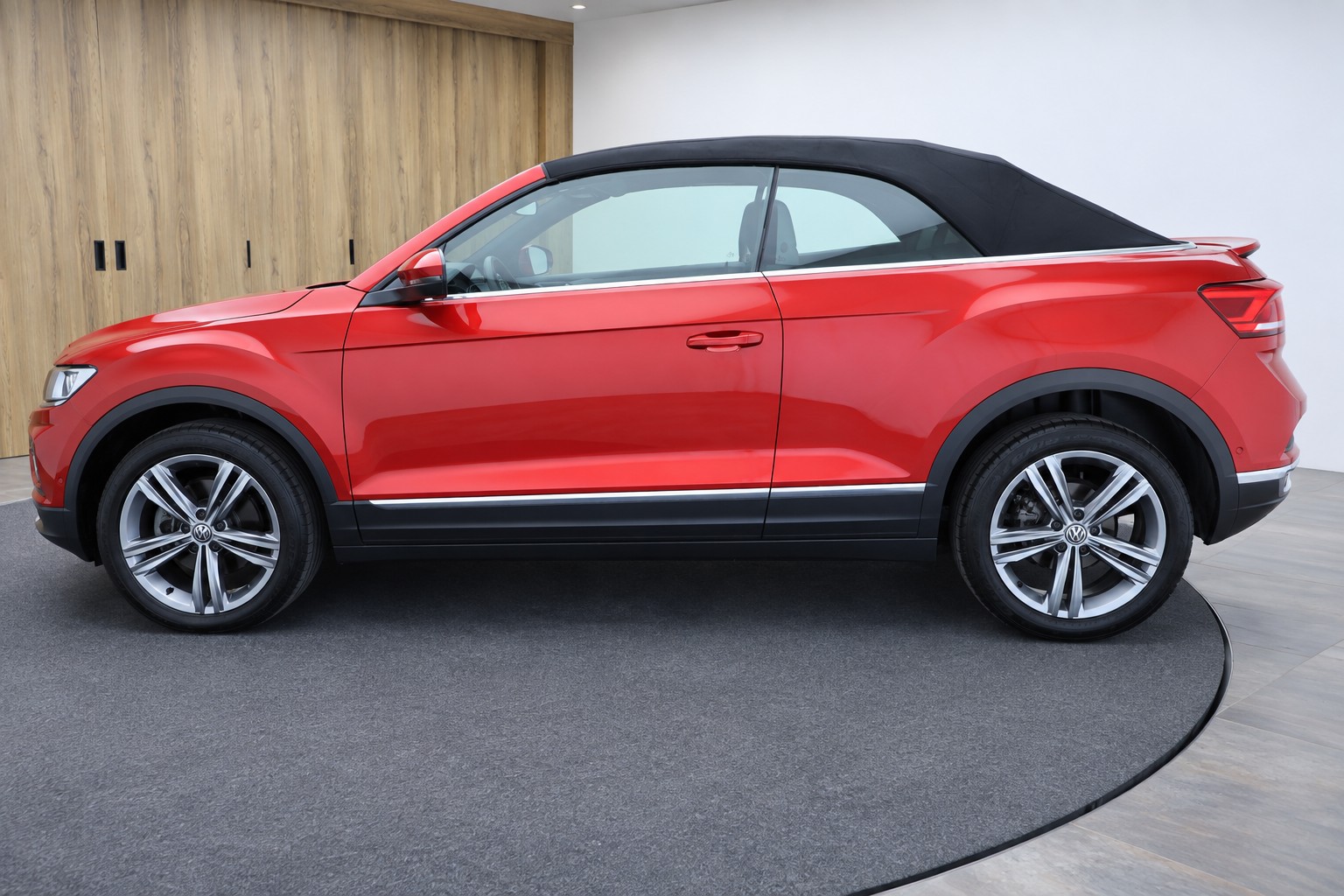 VW T-Roc Cabriolet 1.5 TSI EVO Advance DSG-image-4