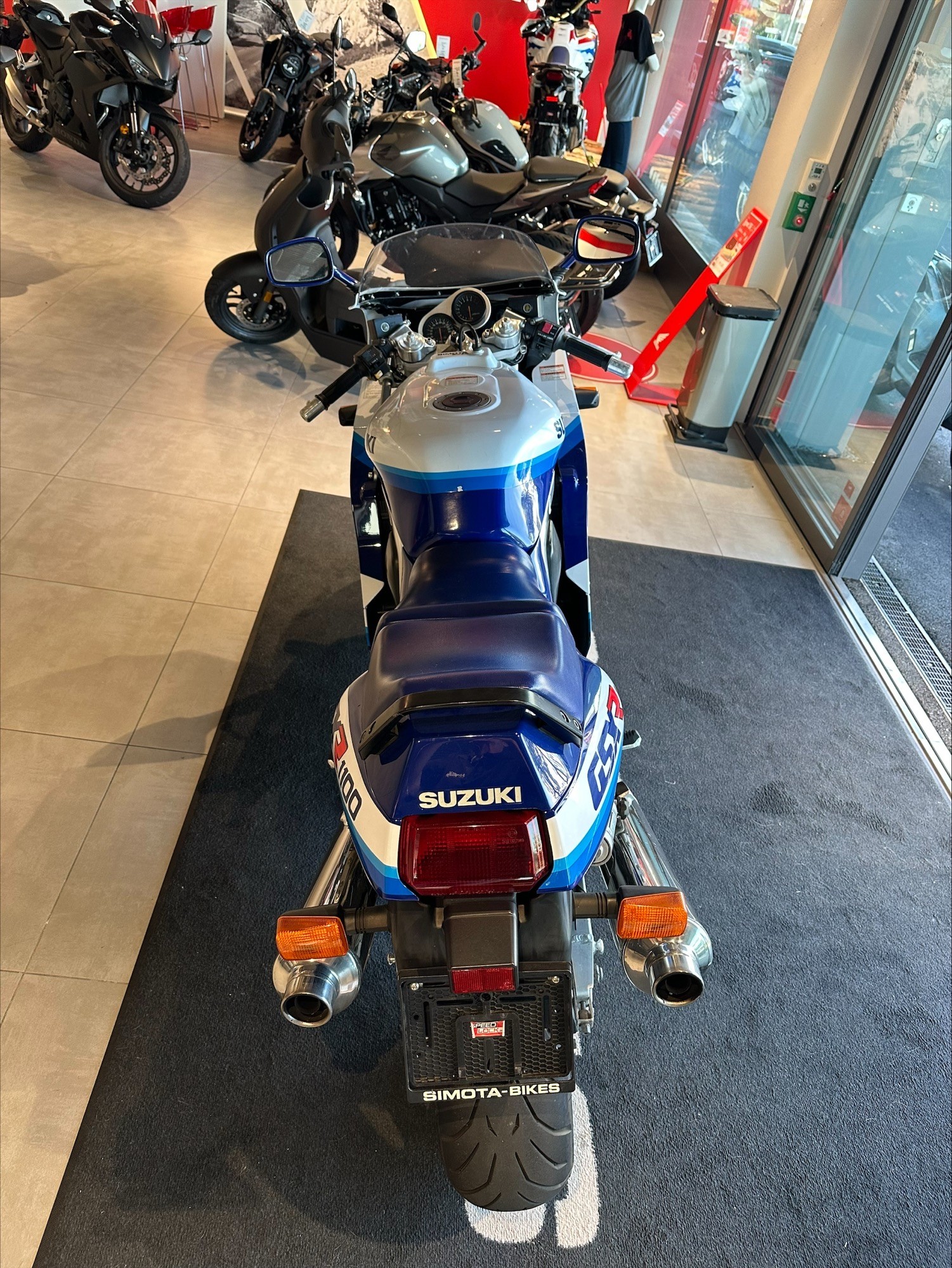 SUZUKI GSX-R 1100 K-showroom-element-2