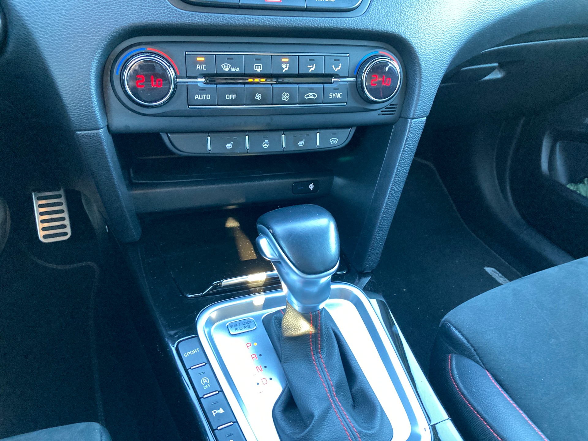 KIA ProCeed 1.6 T-GDi GT DCT-image-11