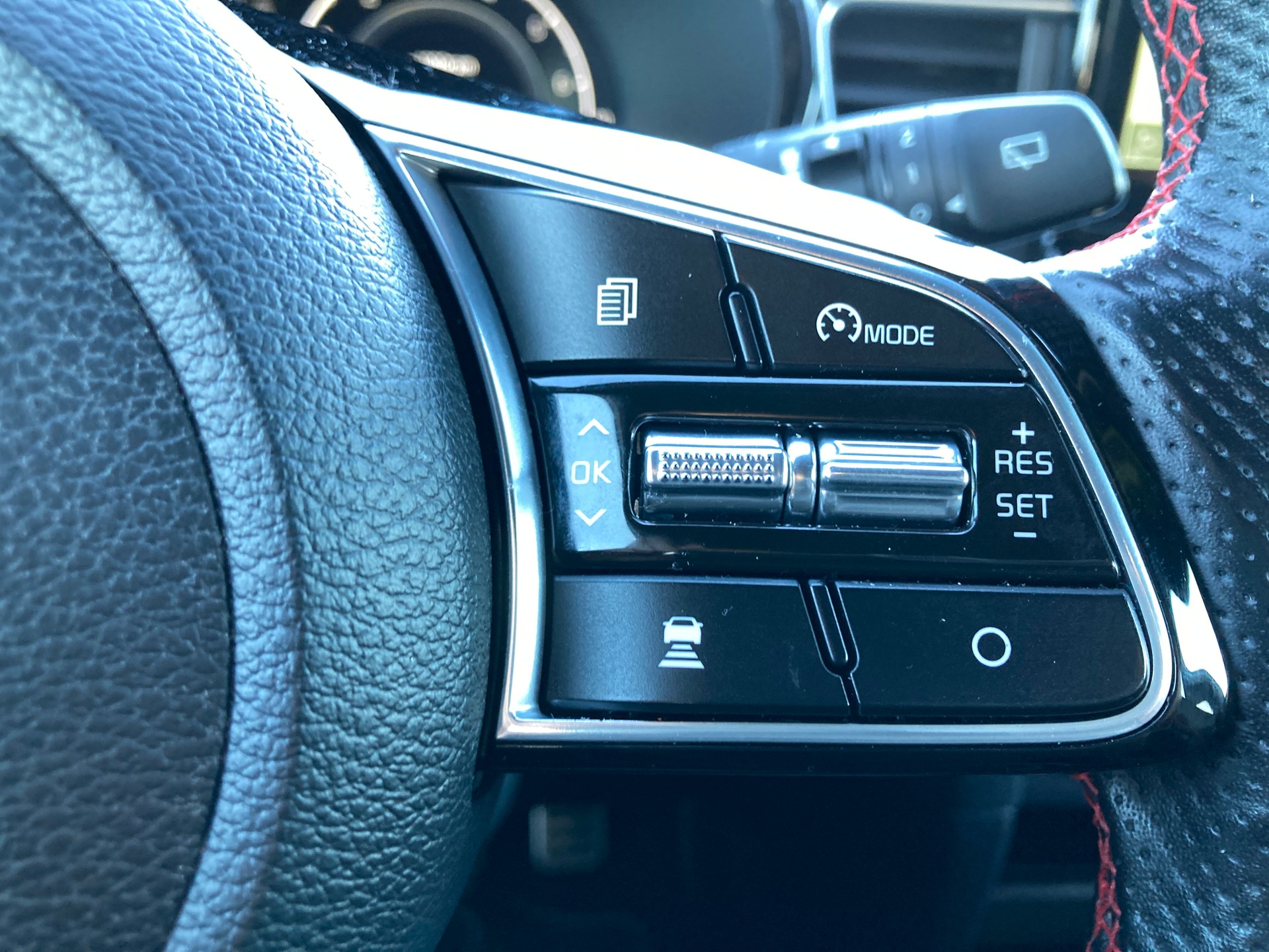 KIA ProCeed 1.6 T-GDi GT DCT-image-12