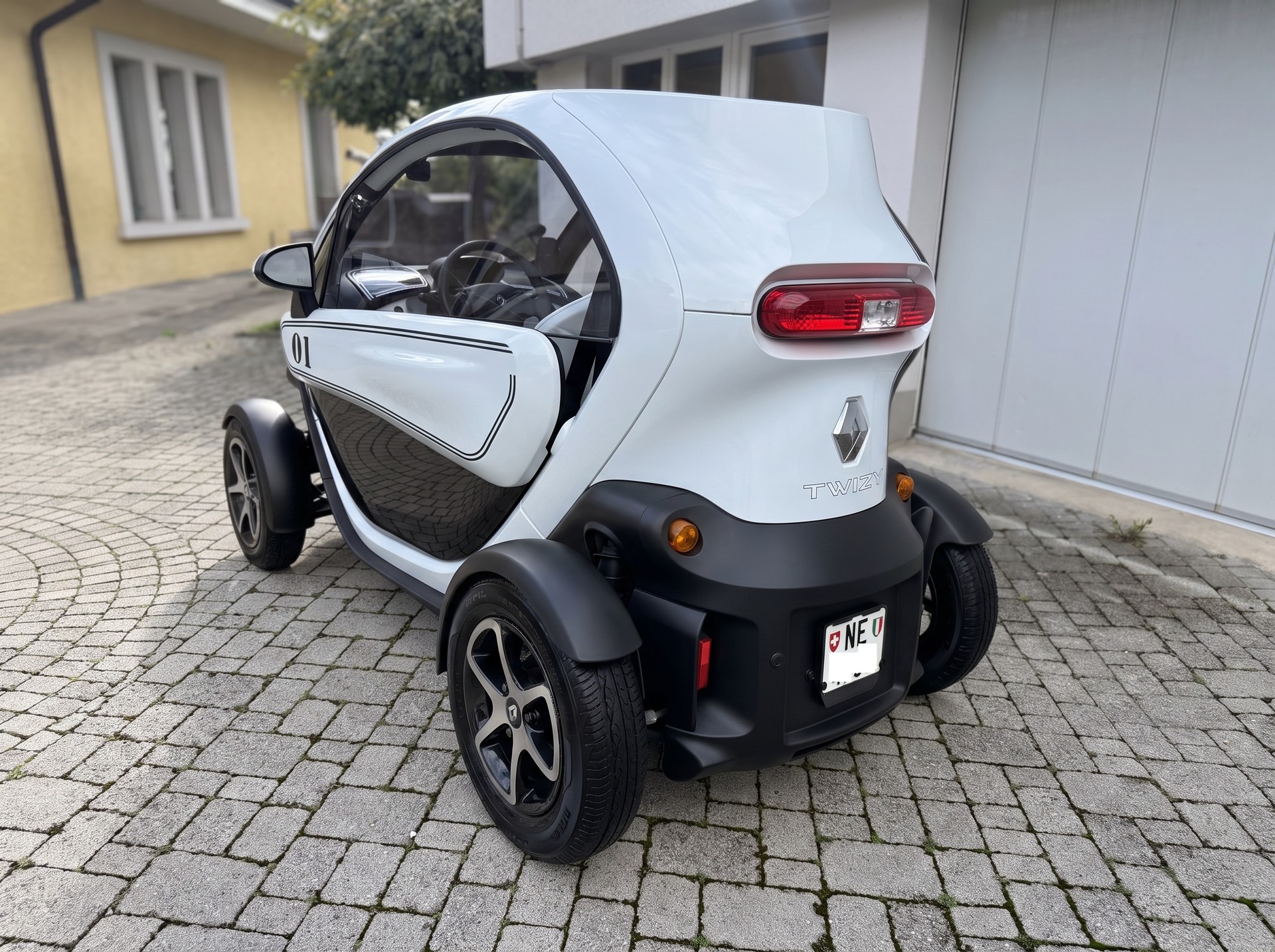 RENAULT Twizy Sport Edition-image-1