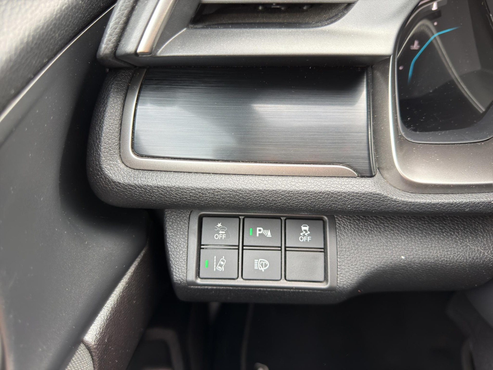 HONDA Civic 1.0 VTEC Turbo Elegance-image-11