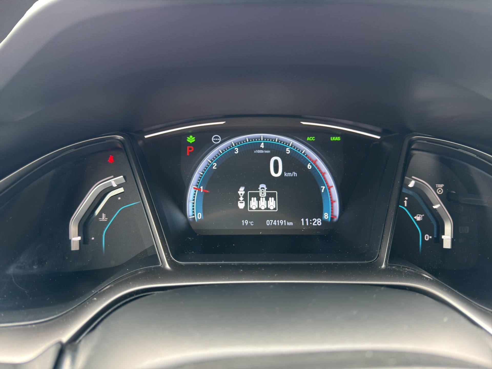 HONDA Civic 1.0 VTEC Turbo Elegance-image-12