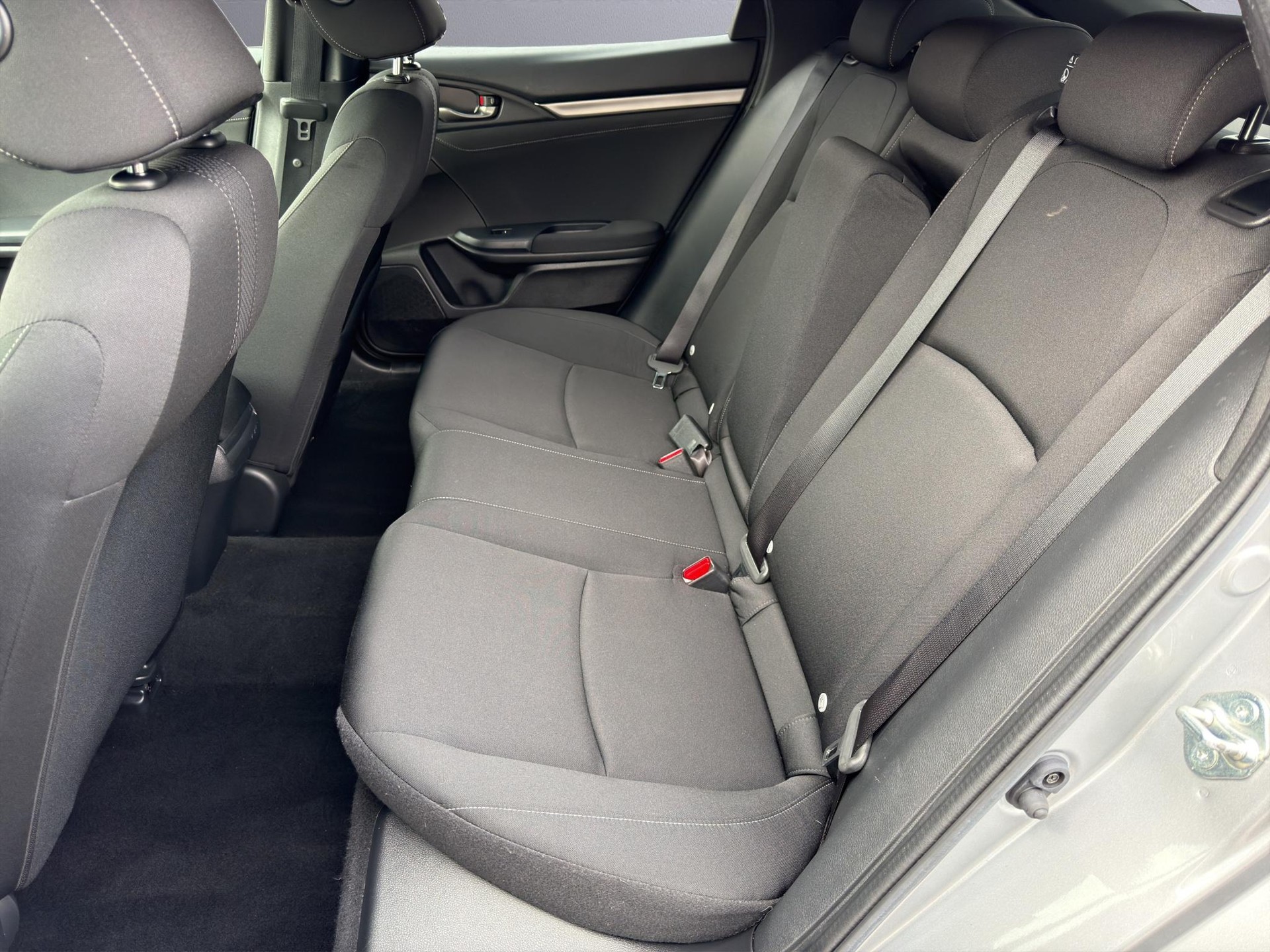 HONDA Civic 1.0 VTEC Turbo Elegance-image-10