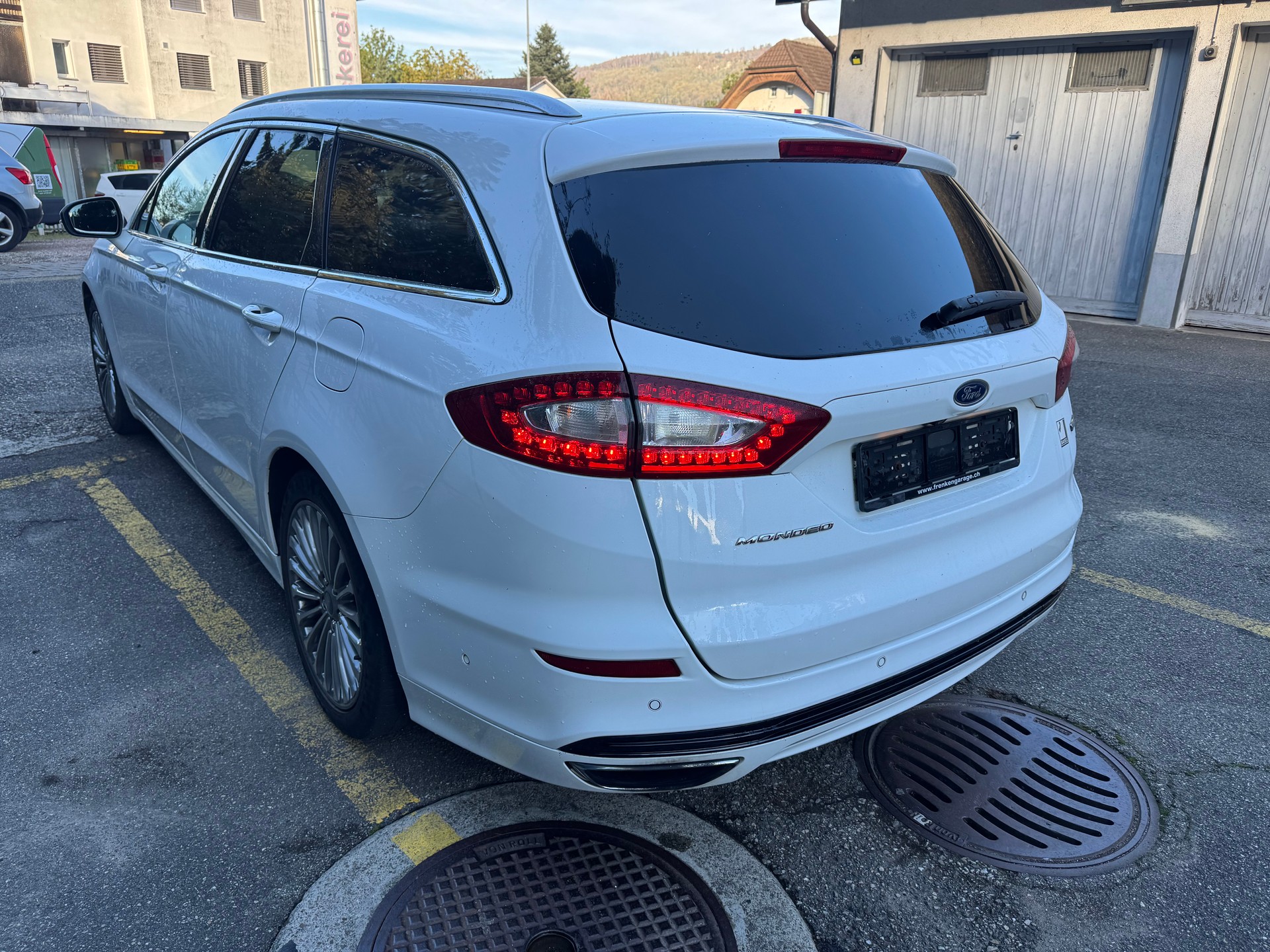 FORD Mondeo 2.0 EcoBoost SCTi Titanium Automatic-image-3