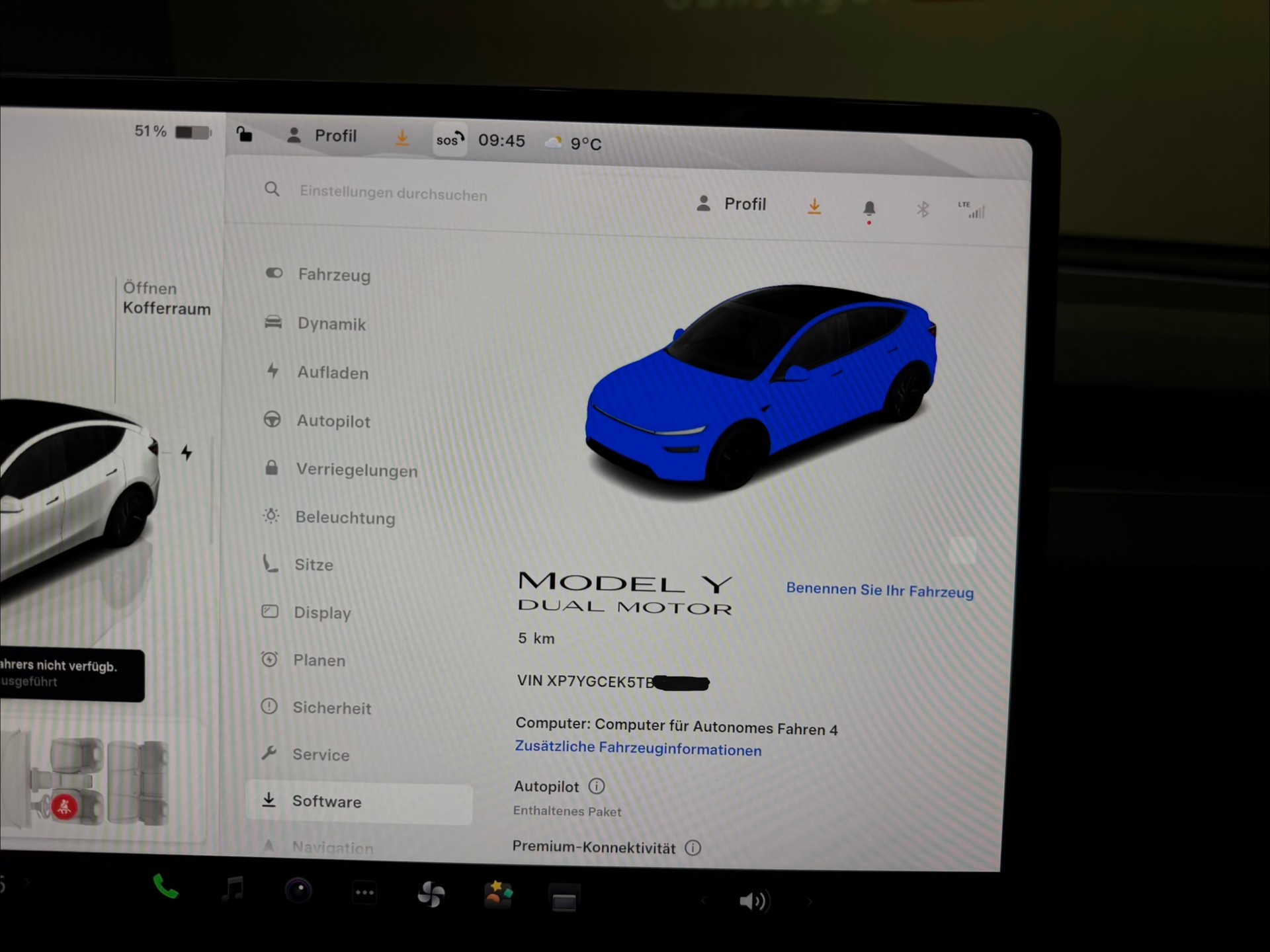TESLA Model Y Long Range Premium AWD-image-25
