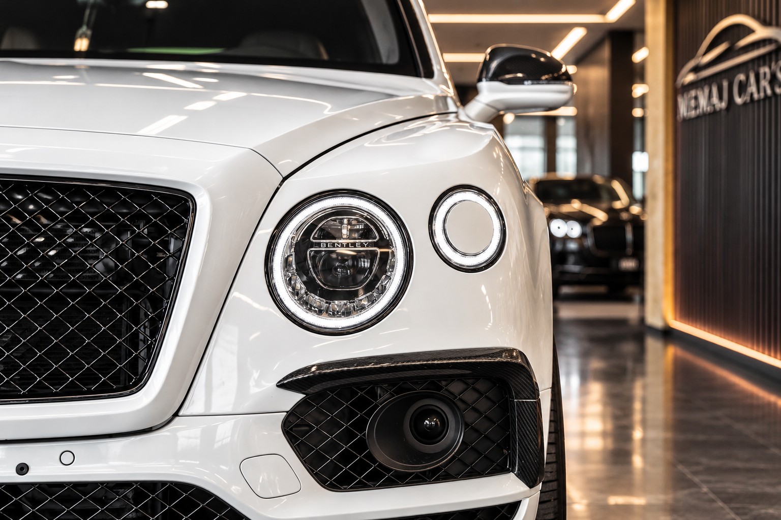 BENTLEY Bentayga W12 Mulliner Mansory Body Kit/Akrapovic-showroom-element-3