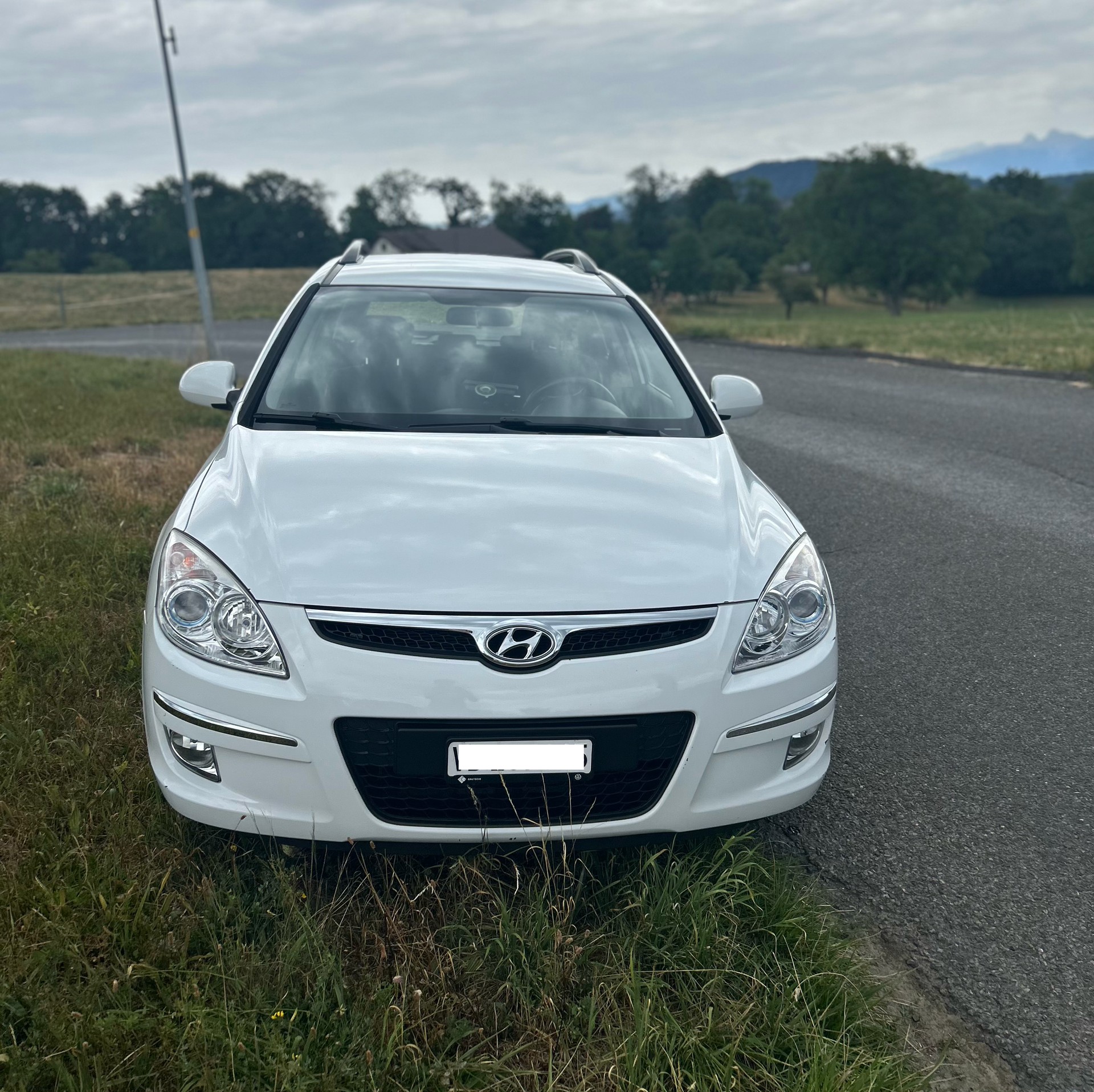 HYUNDAI 1.6 Style-image-0
