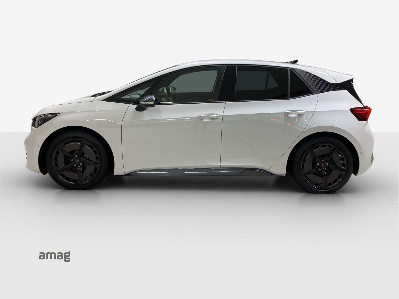CUPRA Born 77 kWh e-Boost-showroom-element-1