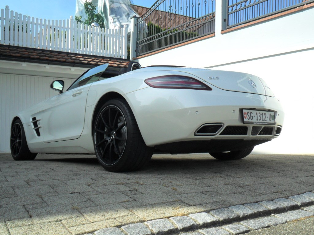MERCEDES-BENZ SLS 63 AMG Speedshift-image-13