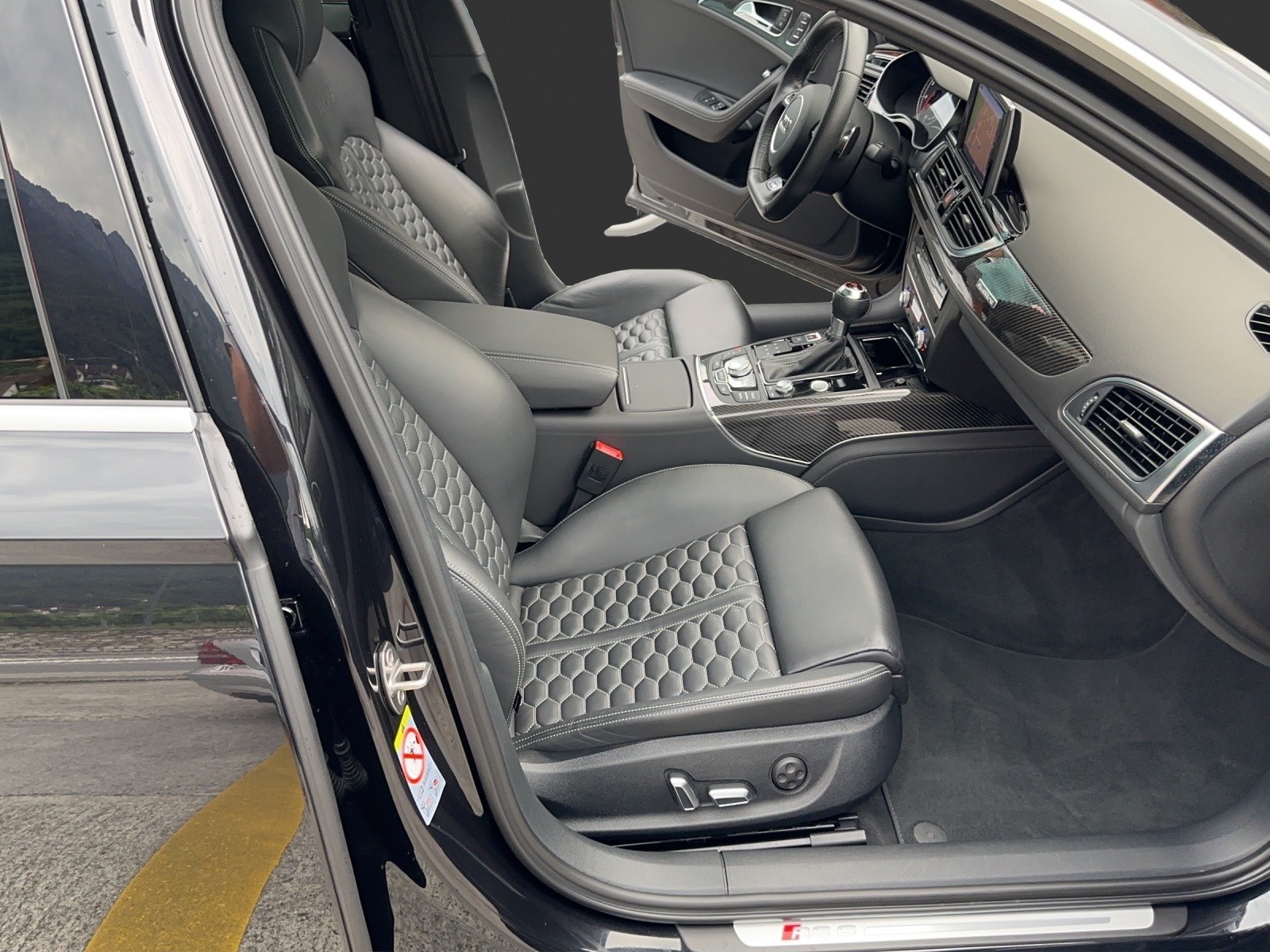 AUDI RS6 Avant 4.0 TFSI V8 quattro Tiptronic-image-5