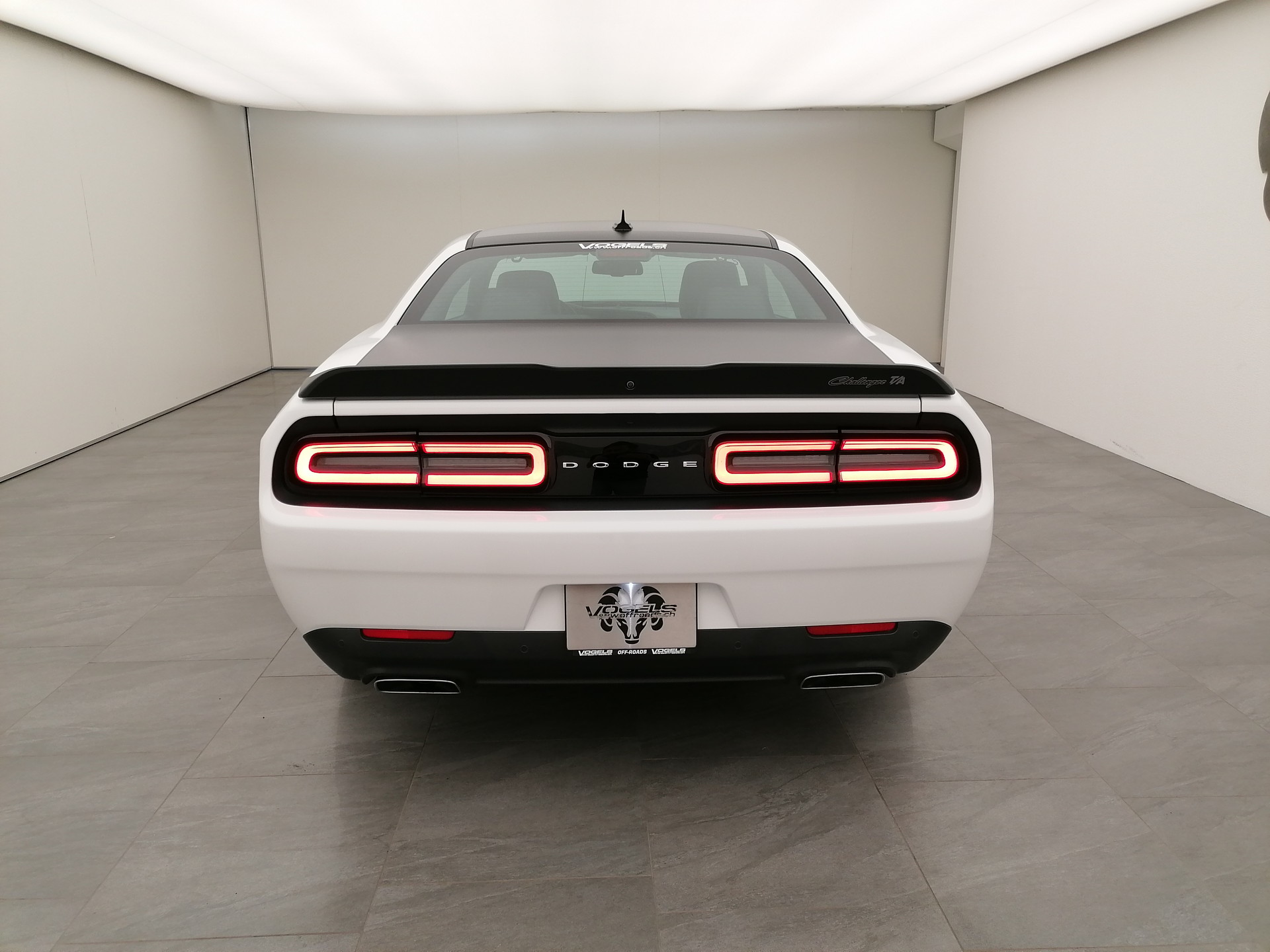 DODGE Challenger T/A 5.7-image-4