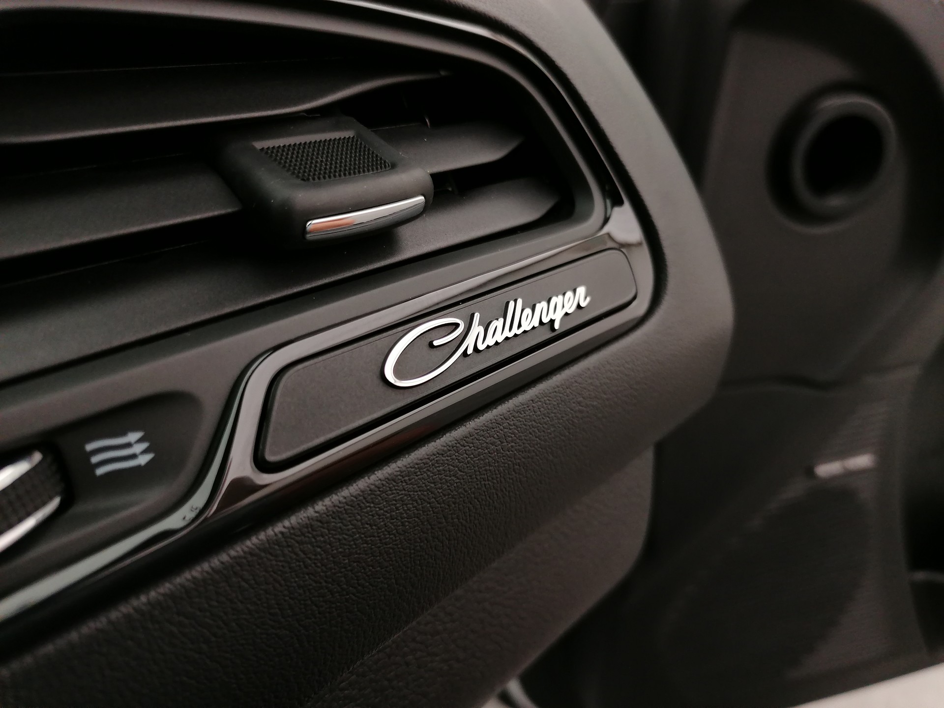 DODGE Challenger T/A 5.7-image-15