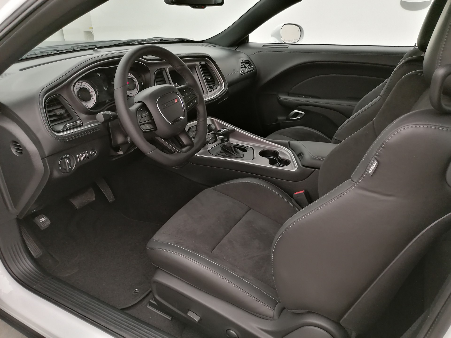 DODGE Challenger T/A 5.7-image-11