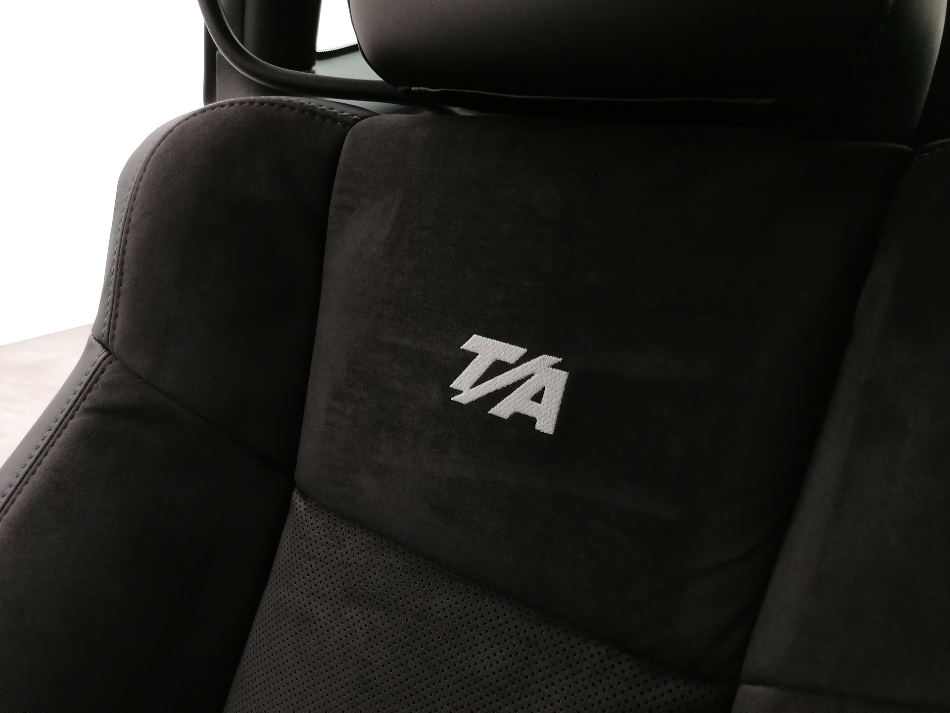DODGE Challenger T/A 5.7-image-8