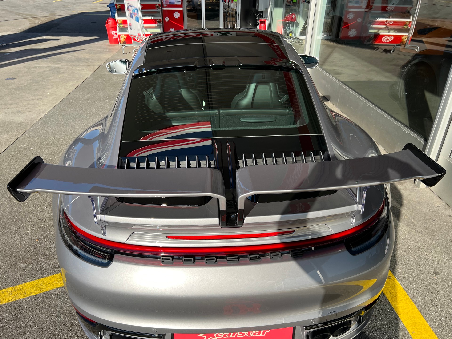 PORSCHE 911 Carrera 4S-image-14