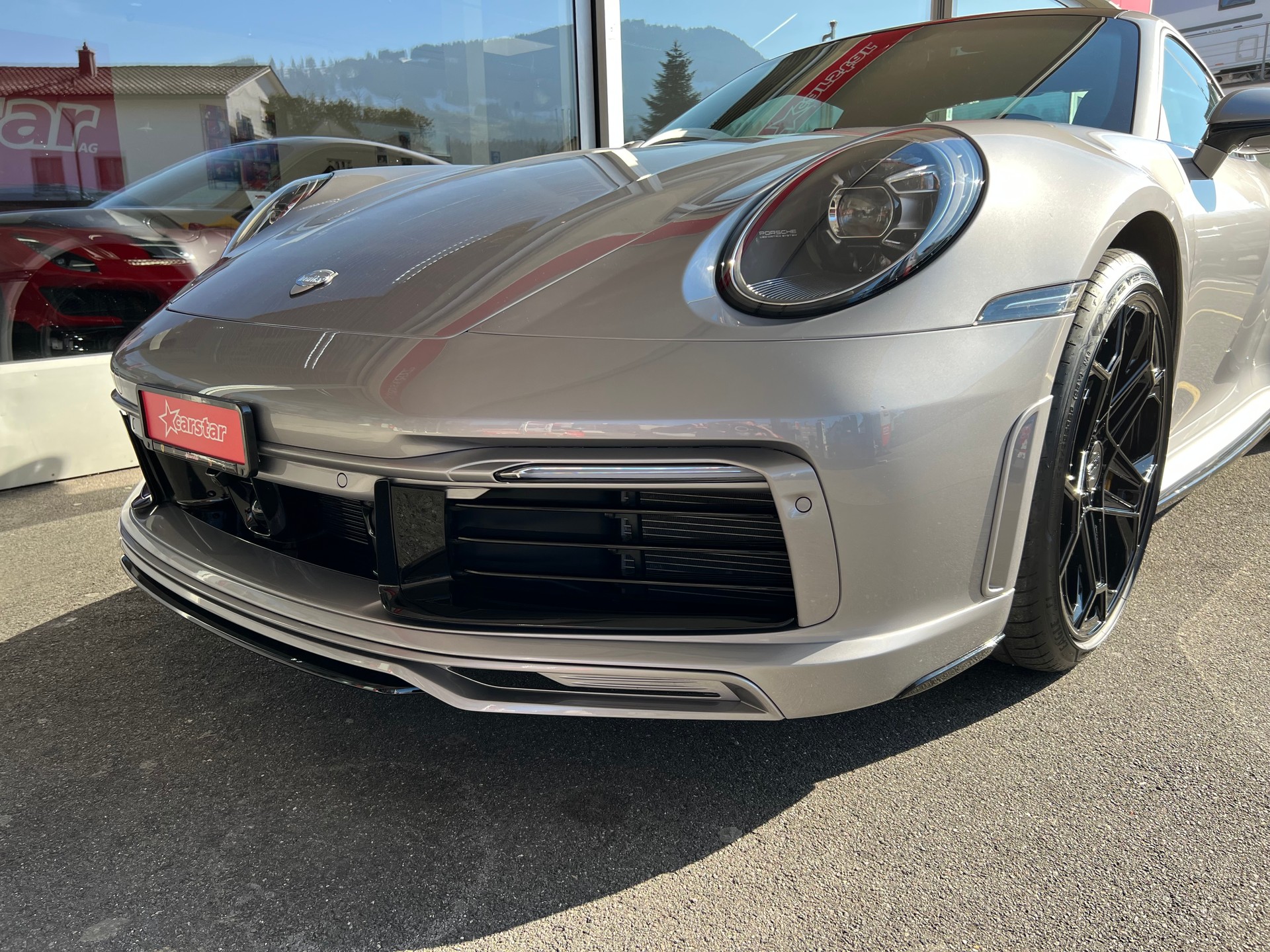 PORSCHE 911 Carrera 4S-image-16