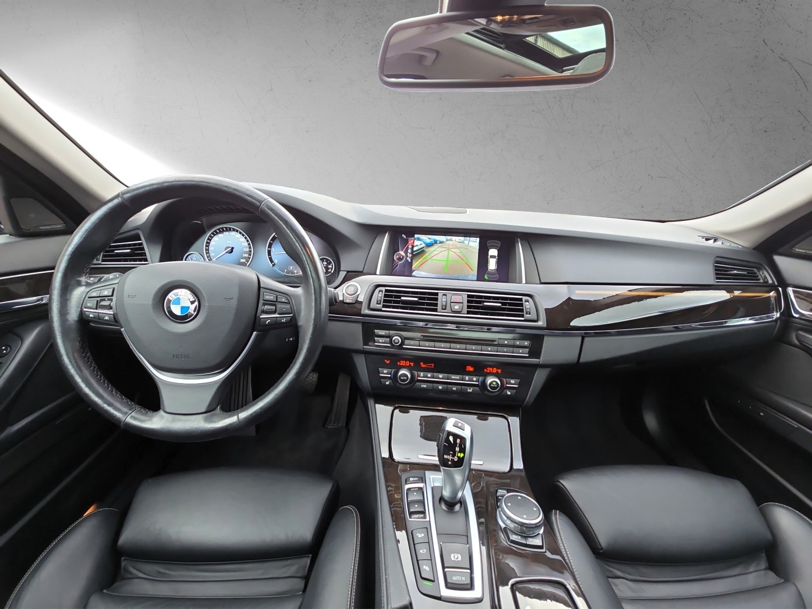 BMW 530d Touring xDrive Luxury Line Steptronic-image-7