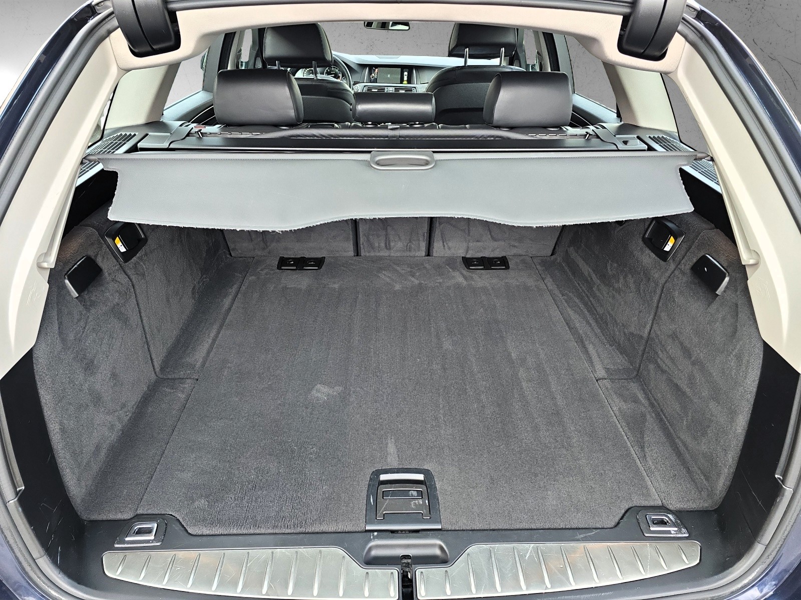 BMW 530d Touring xDrive Luxury Line Steptronic-image-11